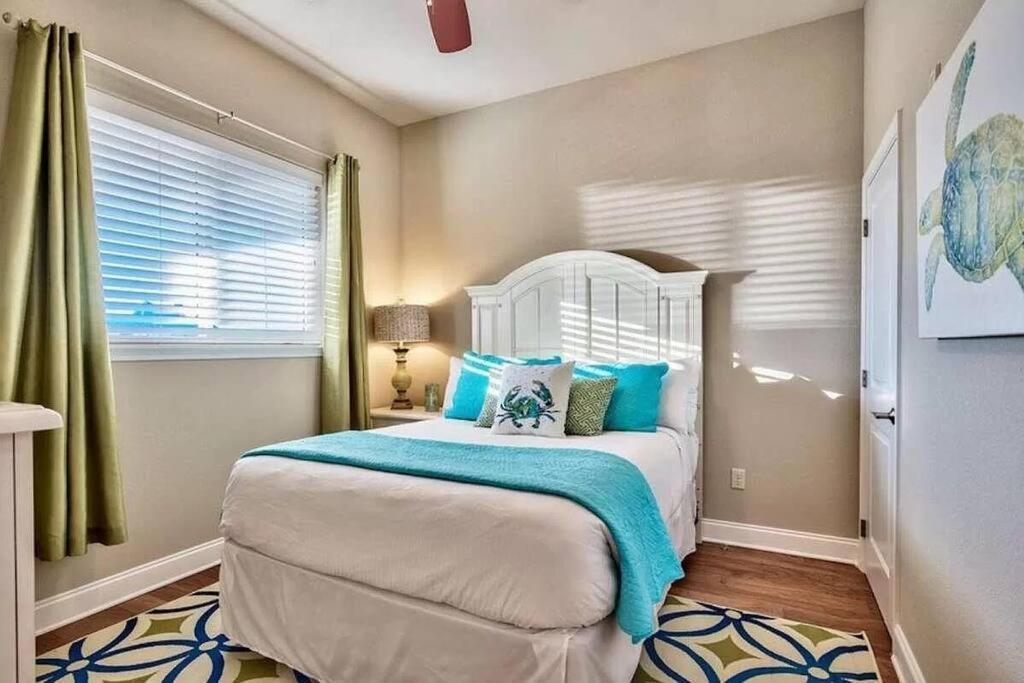 Cute Luxurious - 2 Minute Walk To The Beach! Apartment Destin