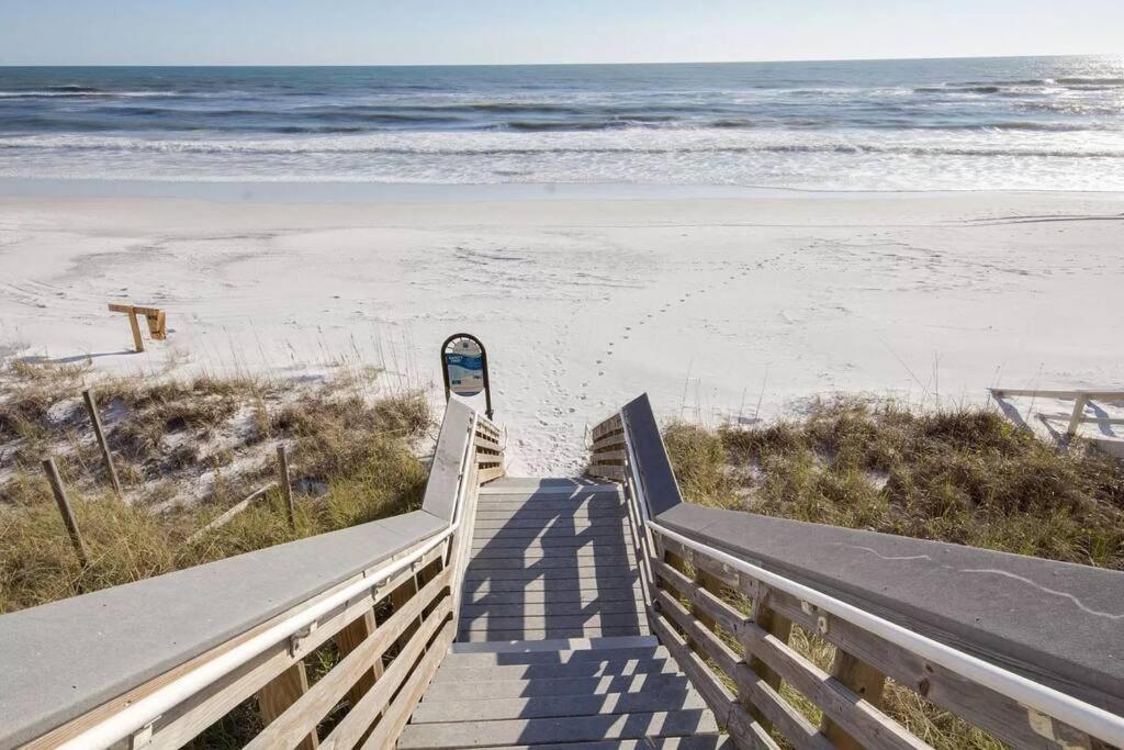 Cute Luxurious - 2 Minute Walk To The Beach! Apartment *