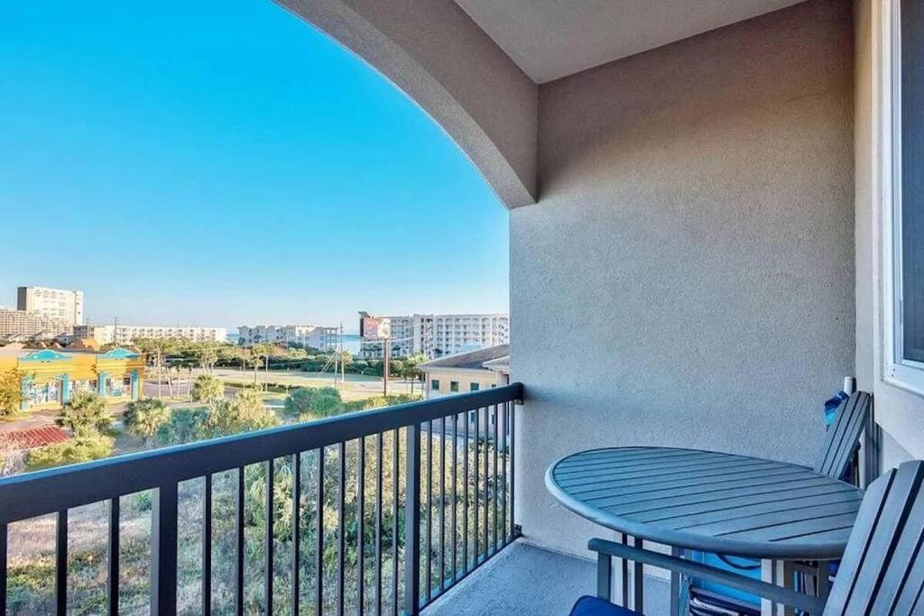 Apartment Cute Luxurious - 2 Minute Walk To The Beach!