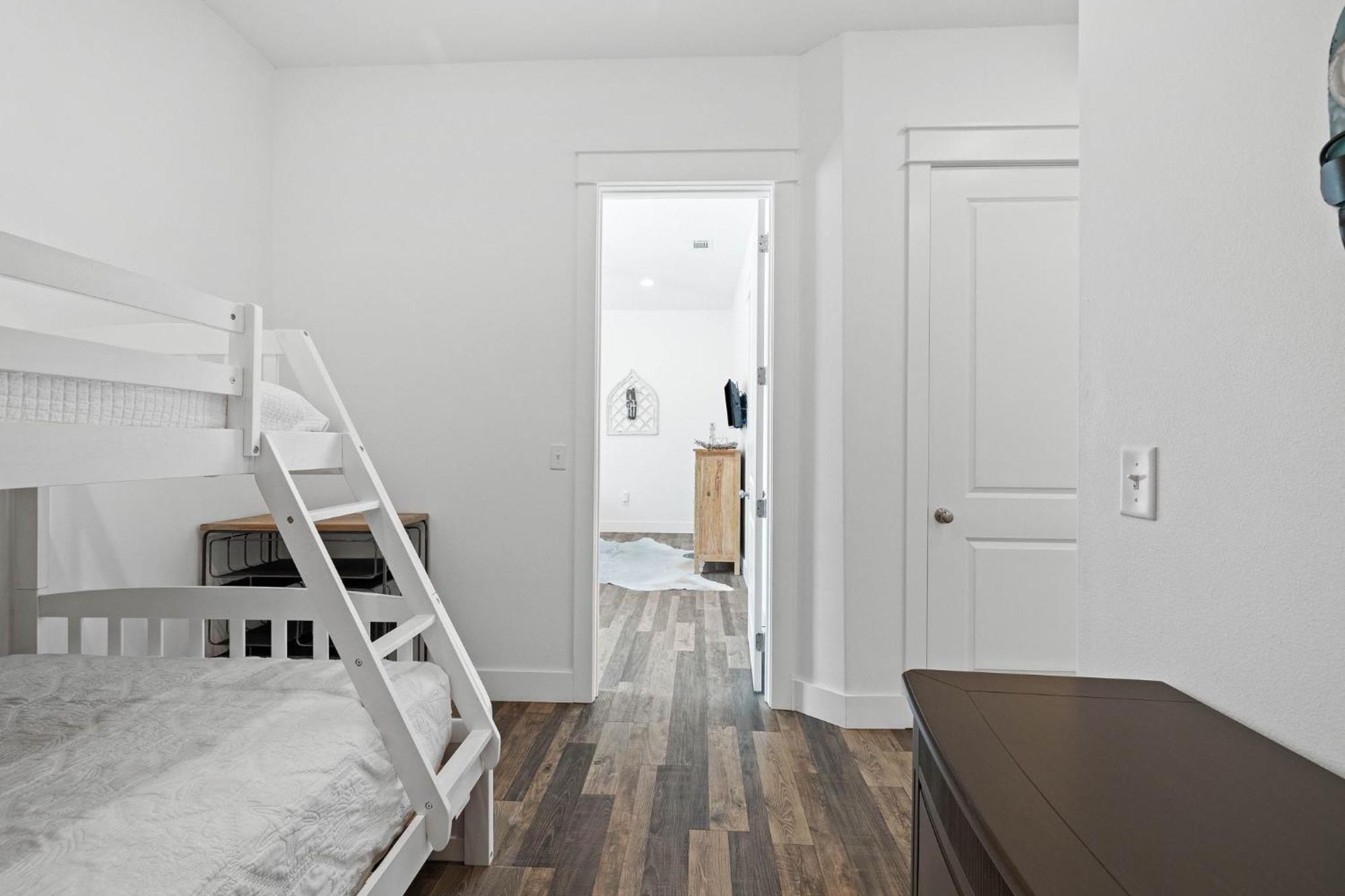 Holiday home Shore Beats Work With Woodland Setting Destin