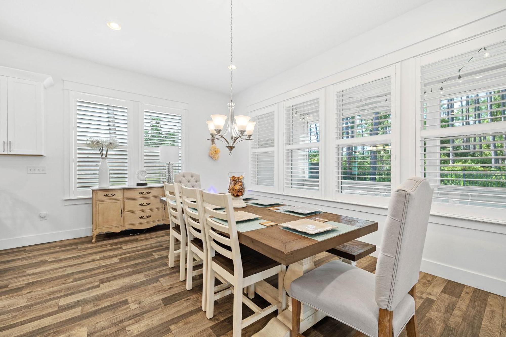 Shore Beats Work With Woodland Setting Holiday home