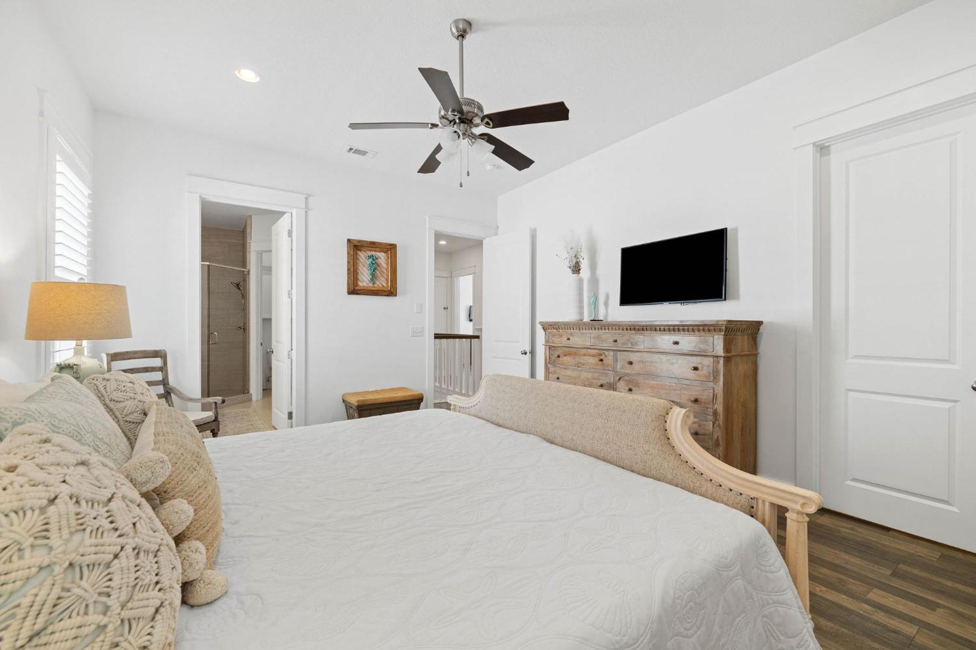 Shore Beats Work With Woodland Setting Holiday home Destin