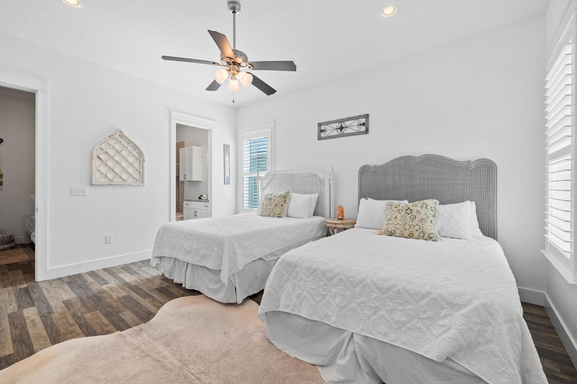 Shore Beats Work With Woodland Setting * Destin
