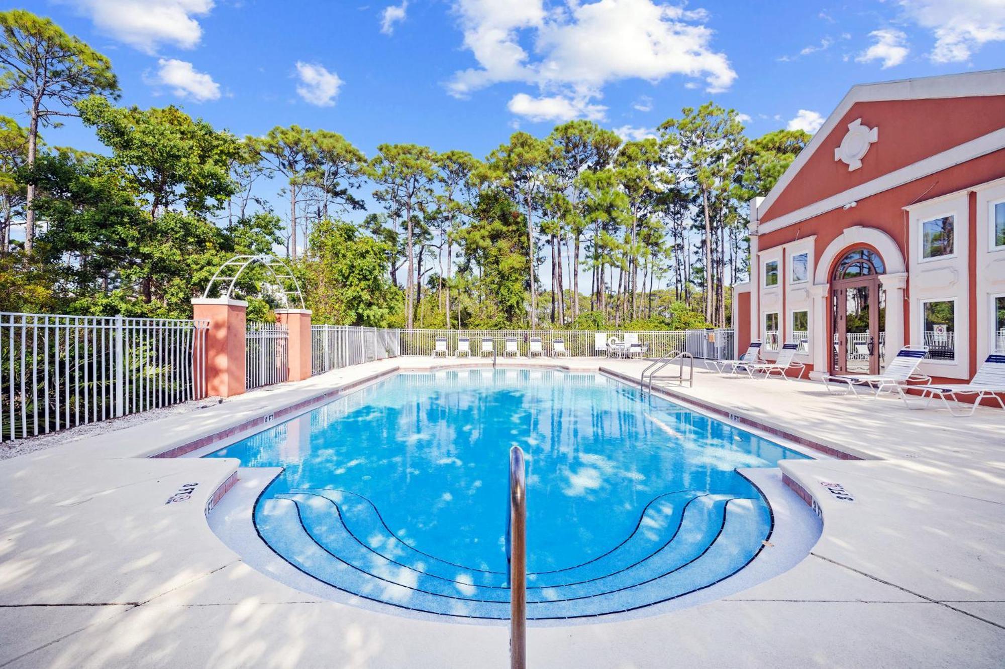 Shore Beats Work With Woodland Setting * Destin