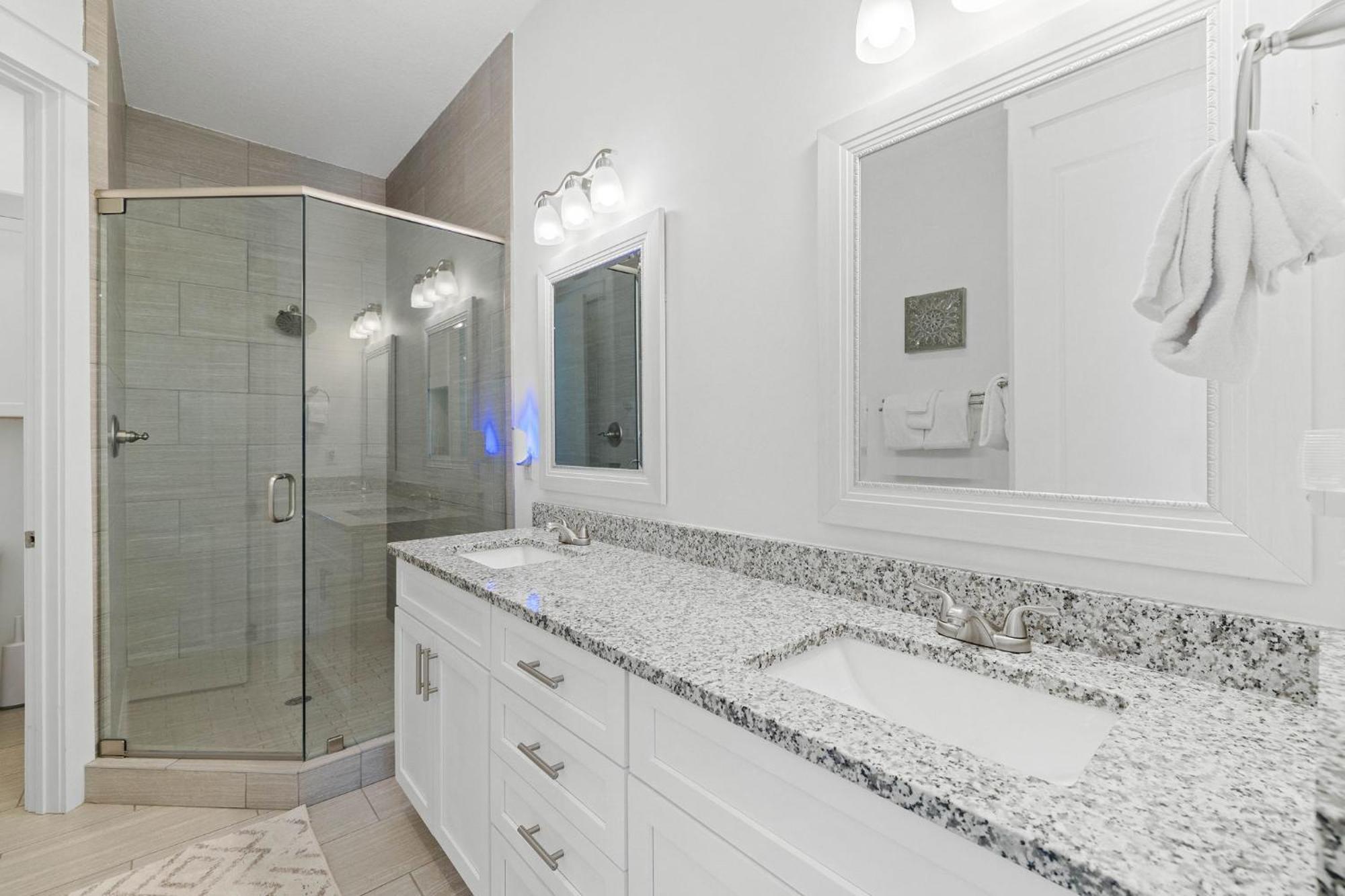 Shore Beats Work With Woodland Setting Holiday home Destin
