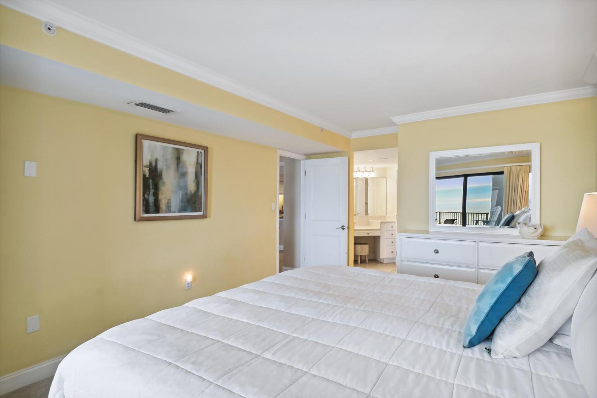 Apartment Inlet Reef 102- By Isle *