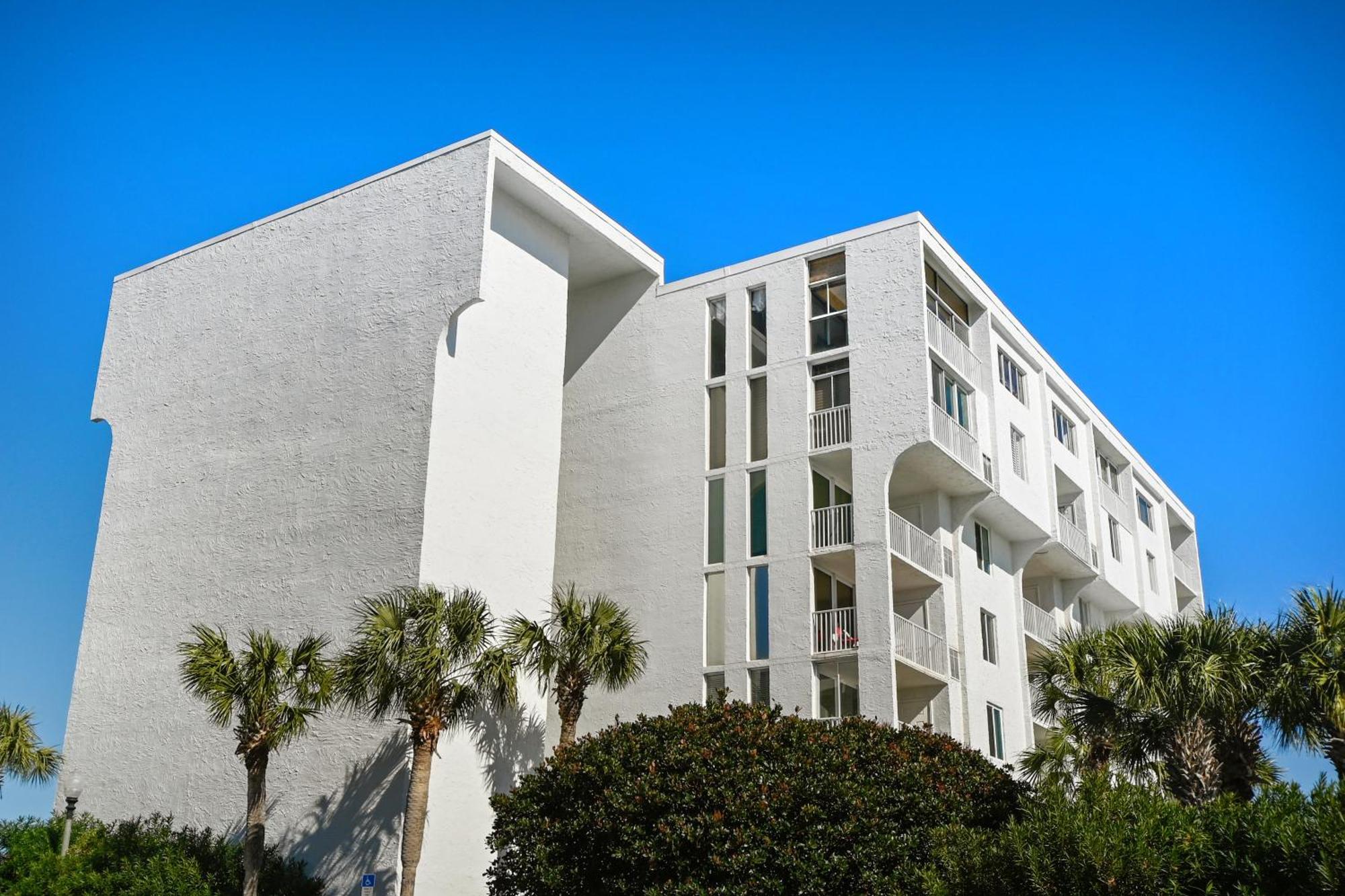 Dolphin Point 202c- By Isle Destin