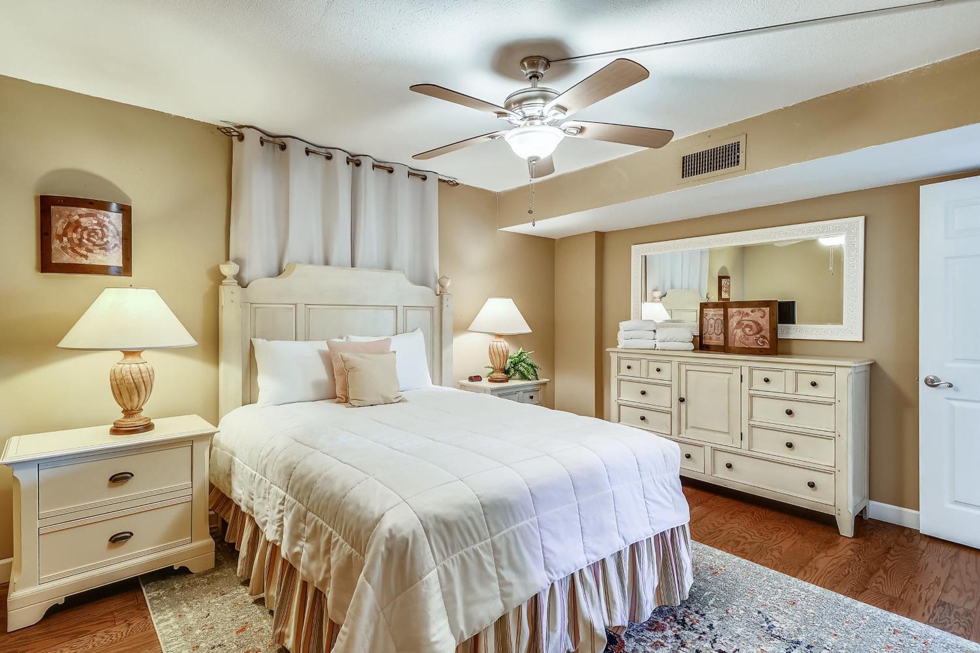 Dolphin Point 202c- By Isle *