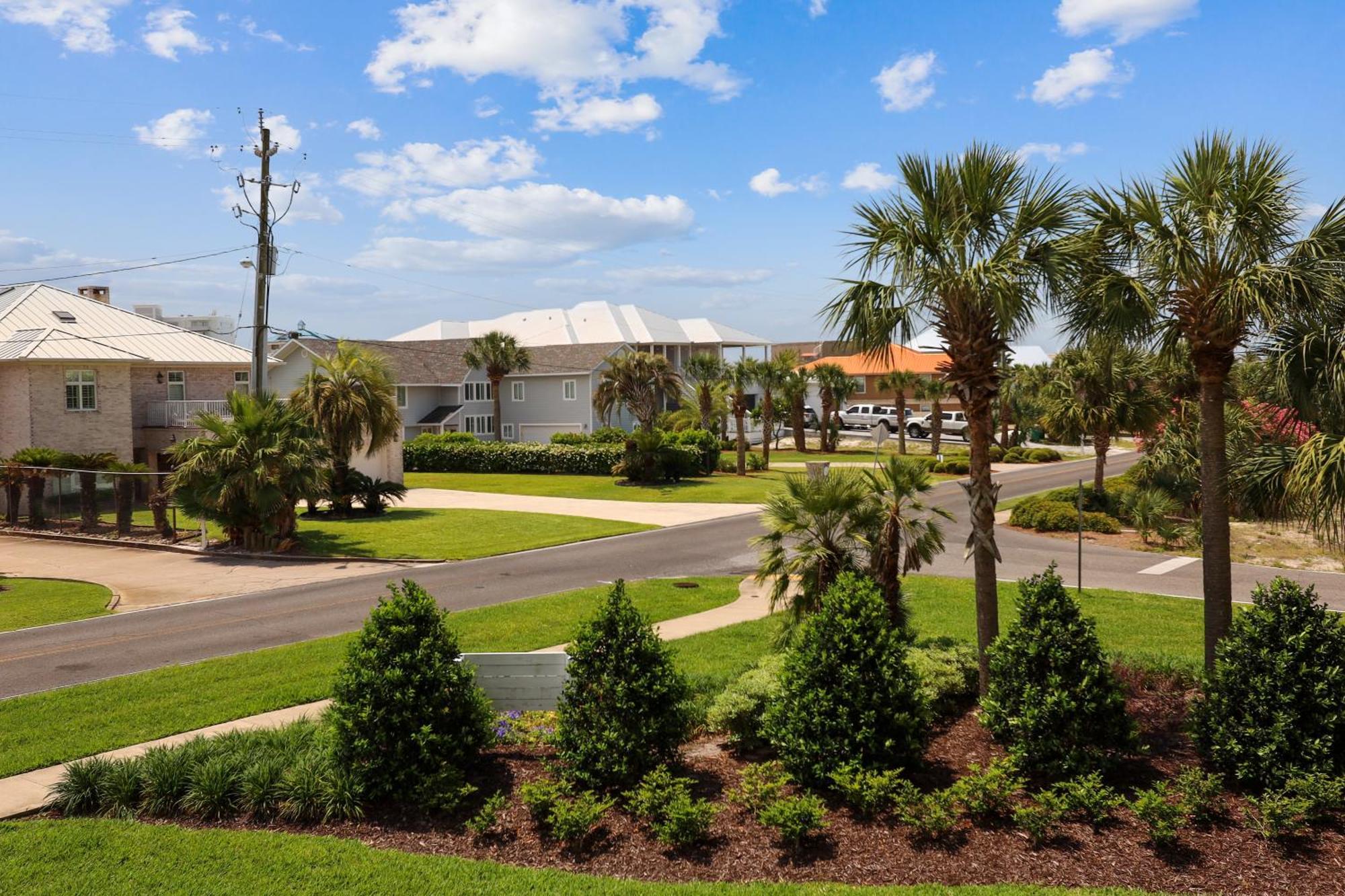 Dolphin Point 202a- By Isle *