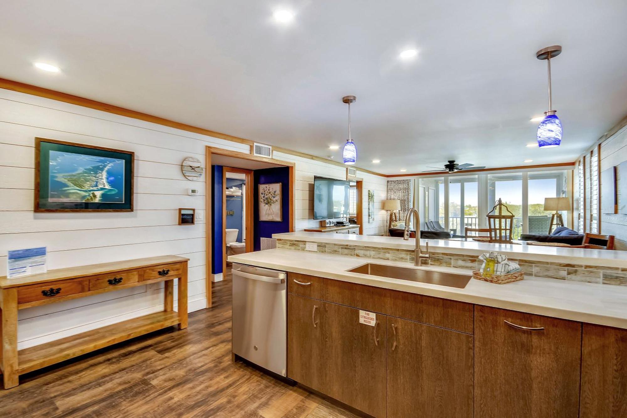 Dolphin Point 601c- By Isle