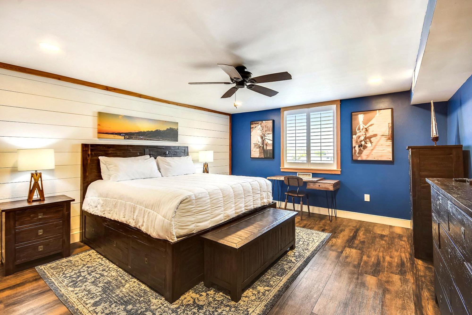 Dolphin Point 601c- By Isle Apartment *