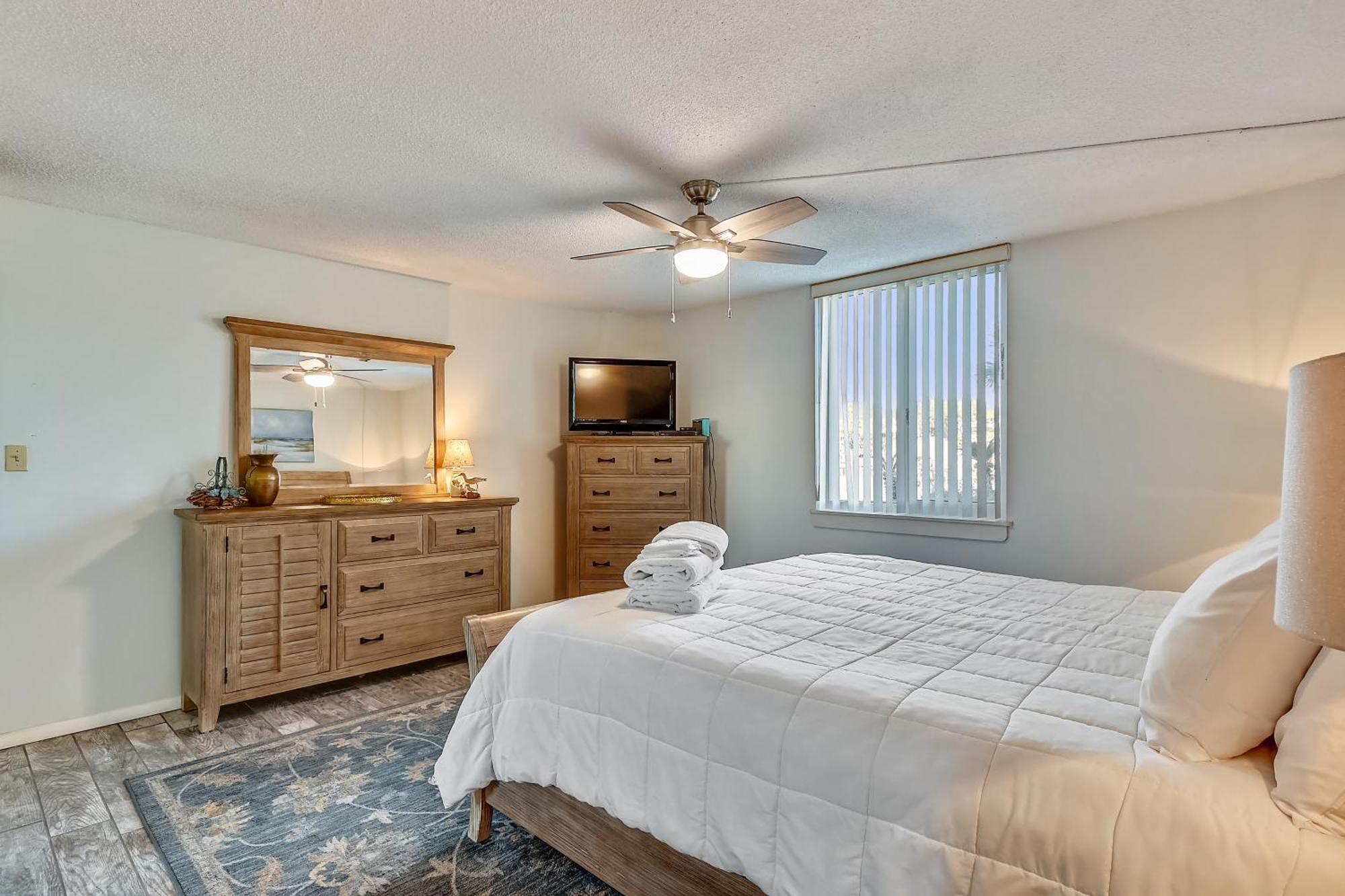 Dolphin Point 103b- By Isle Apartment Destin