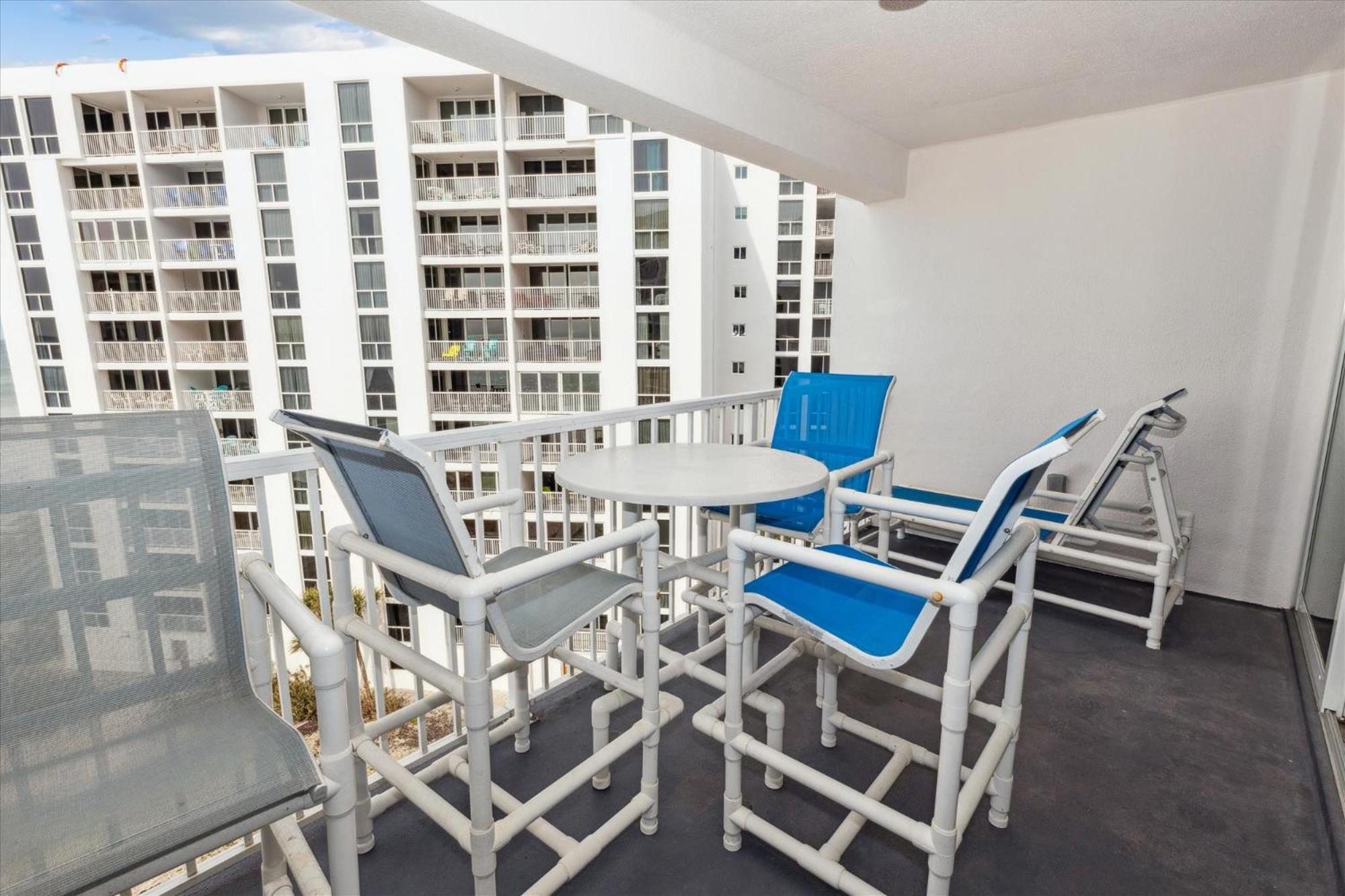 Shoreline Towers 1084- By Isle Apartment