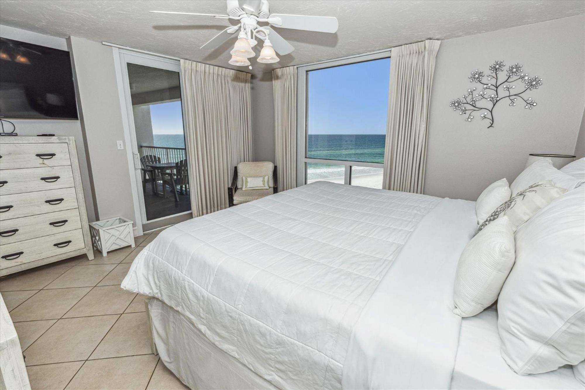 Shoreline Towers 1063- By Isle Apartment Destin
