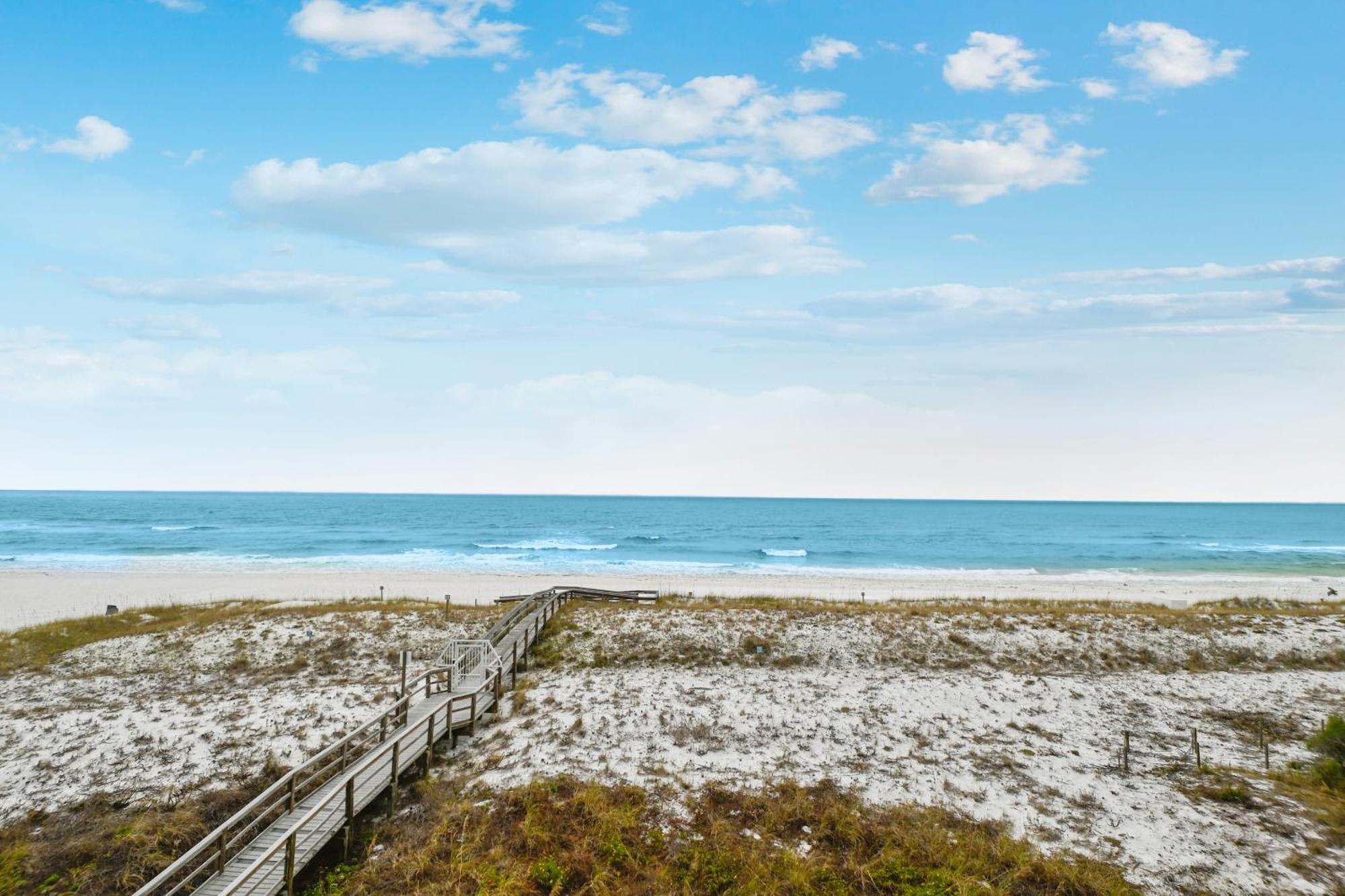 On The Gulf 407-by Isle Apartment *