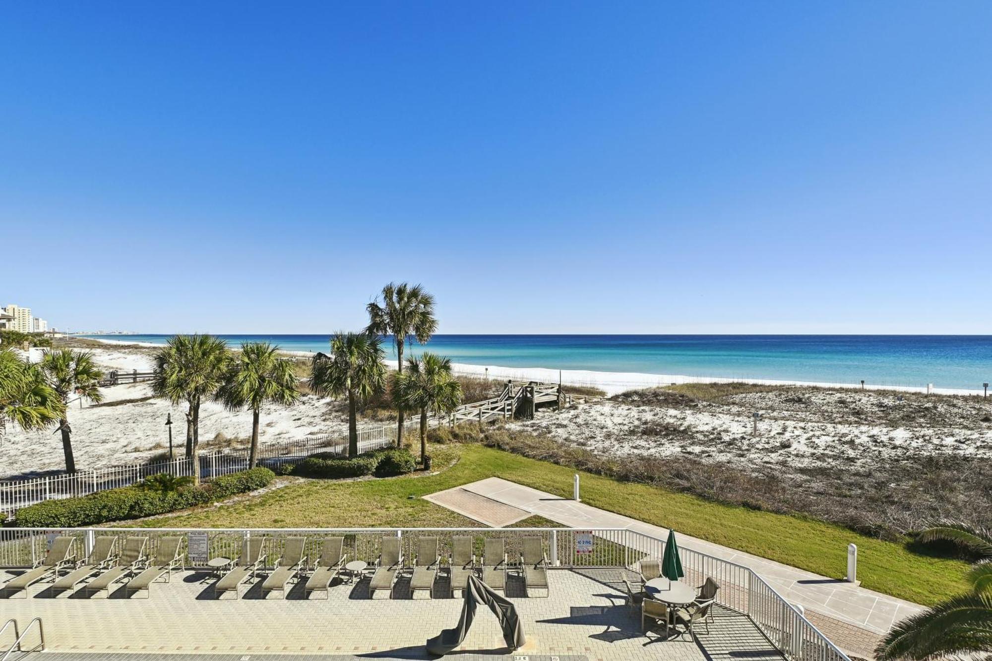 On The Gulf 304-by Isle Apartment