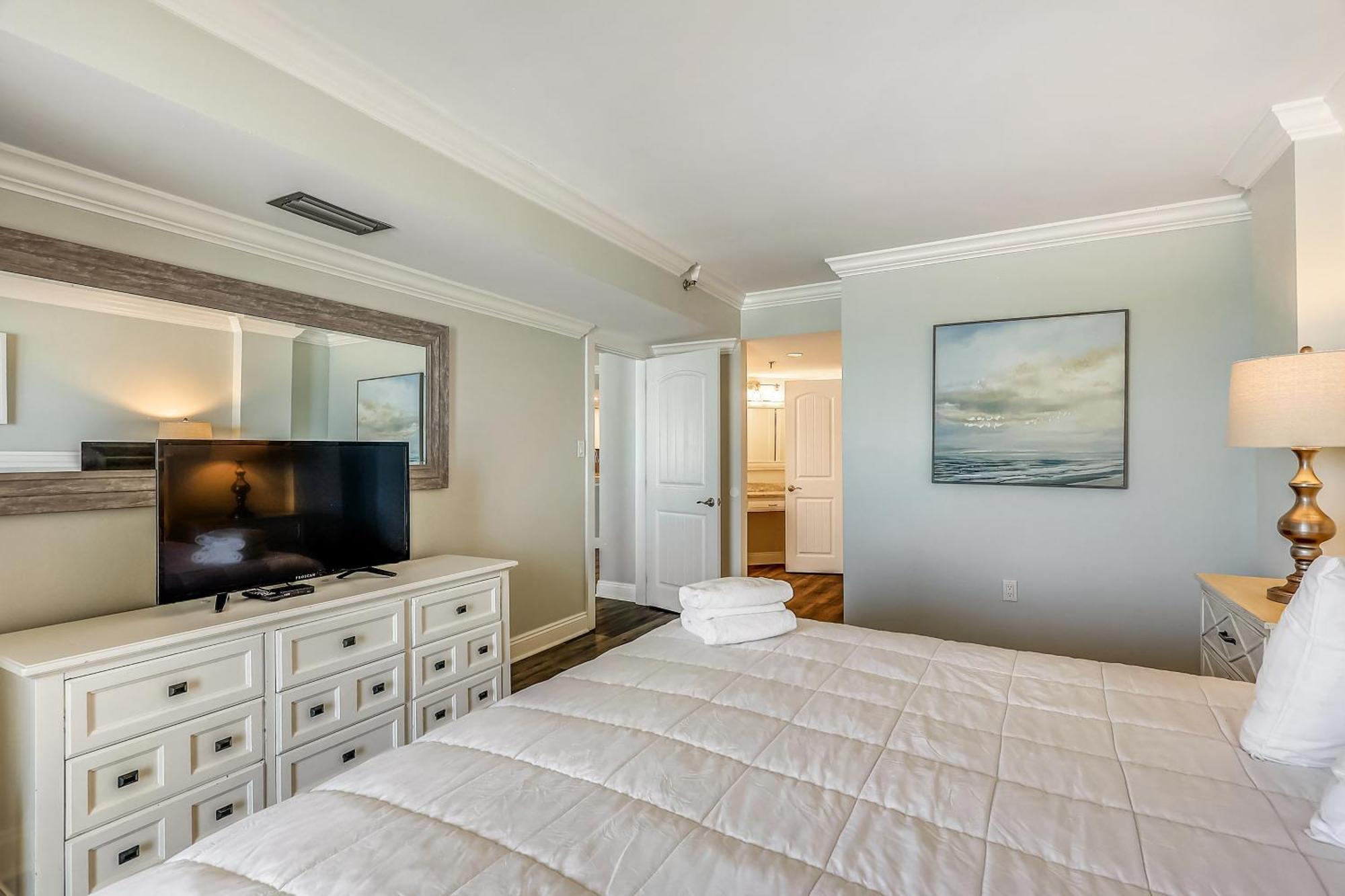 Apartment Inlet Reef 307- By Isle