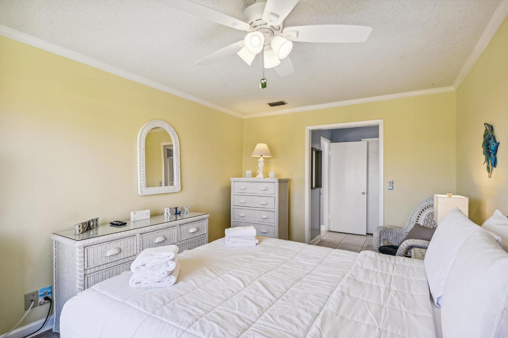Sandpiper Cove 2058- By Isle Apartment *