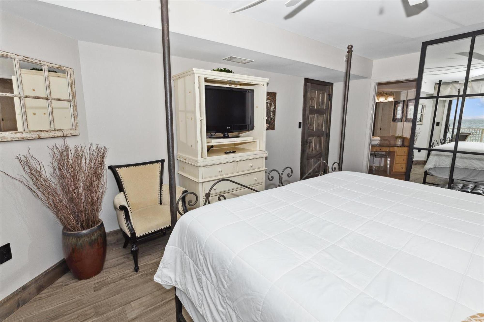 Inlet Reef 402- By Isle Apartment *