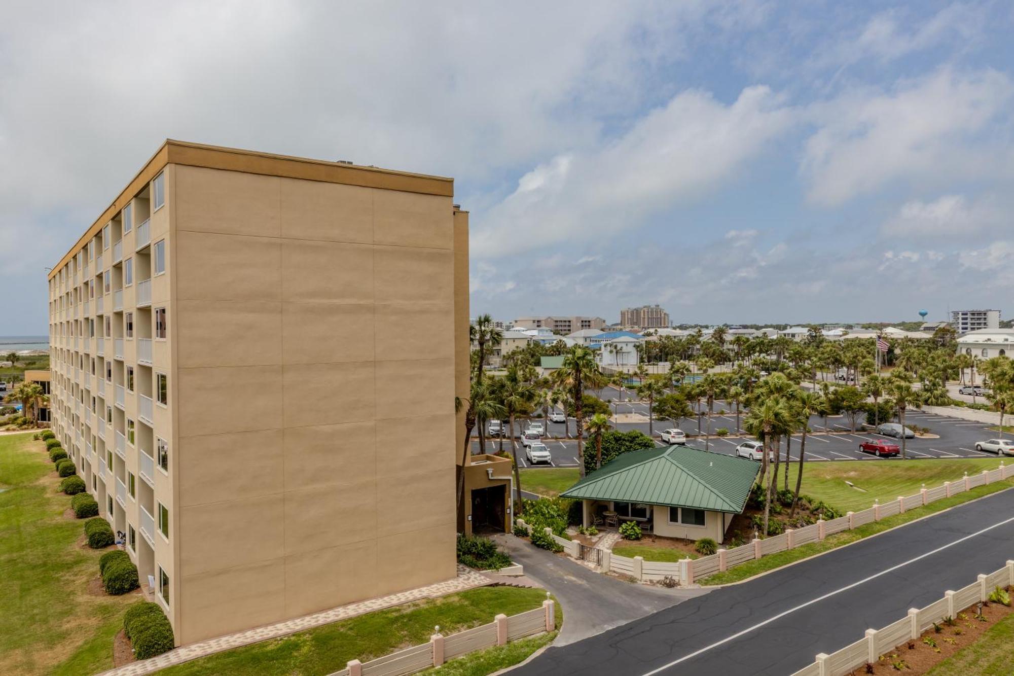 Apartment Inlet Reef 314- By Isle