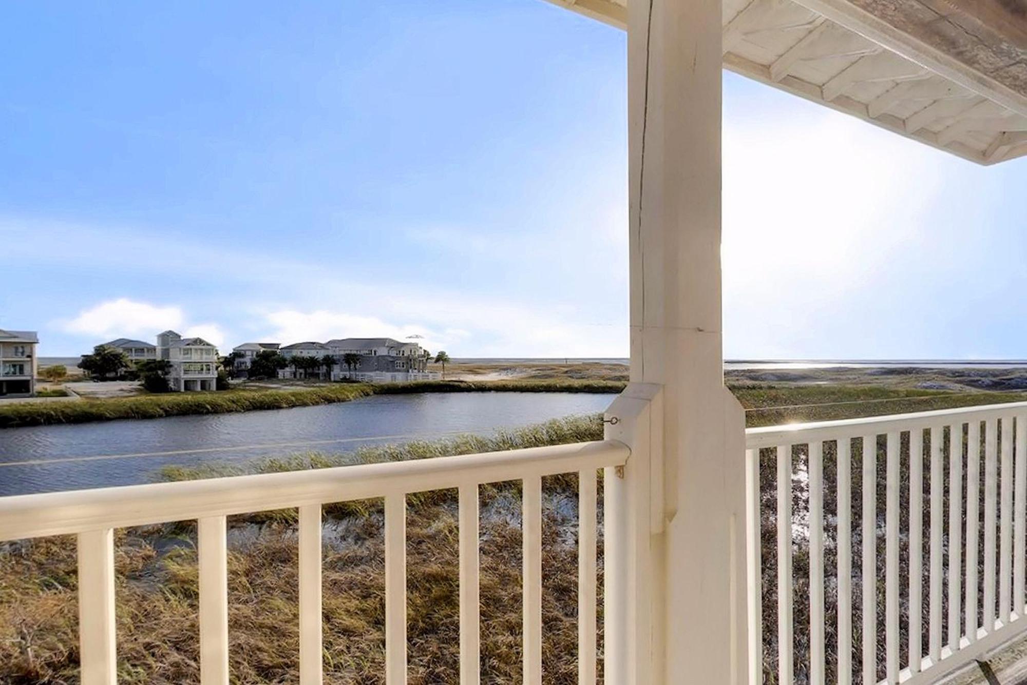 Sugar Shack- By Isle Apartment Destin