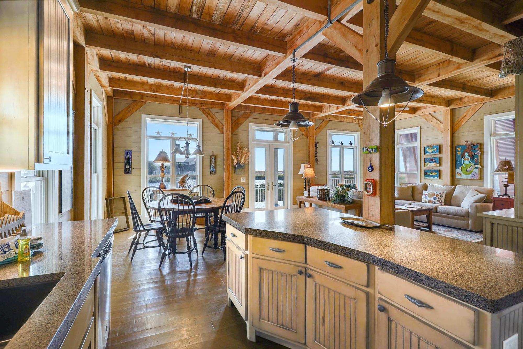 Sugar Shack- By Isle Apartment