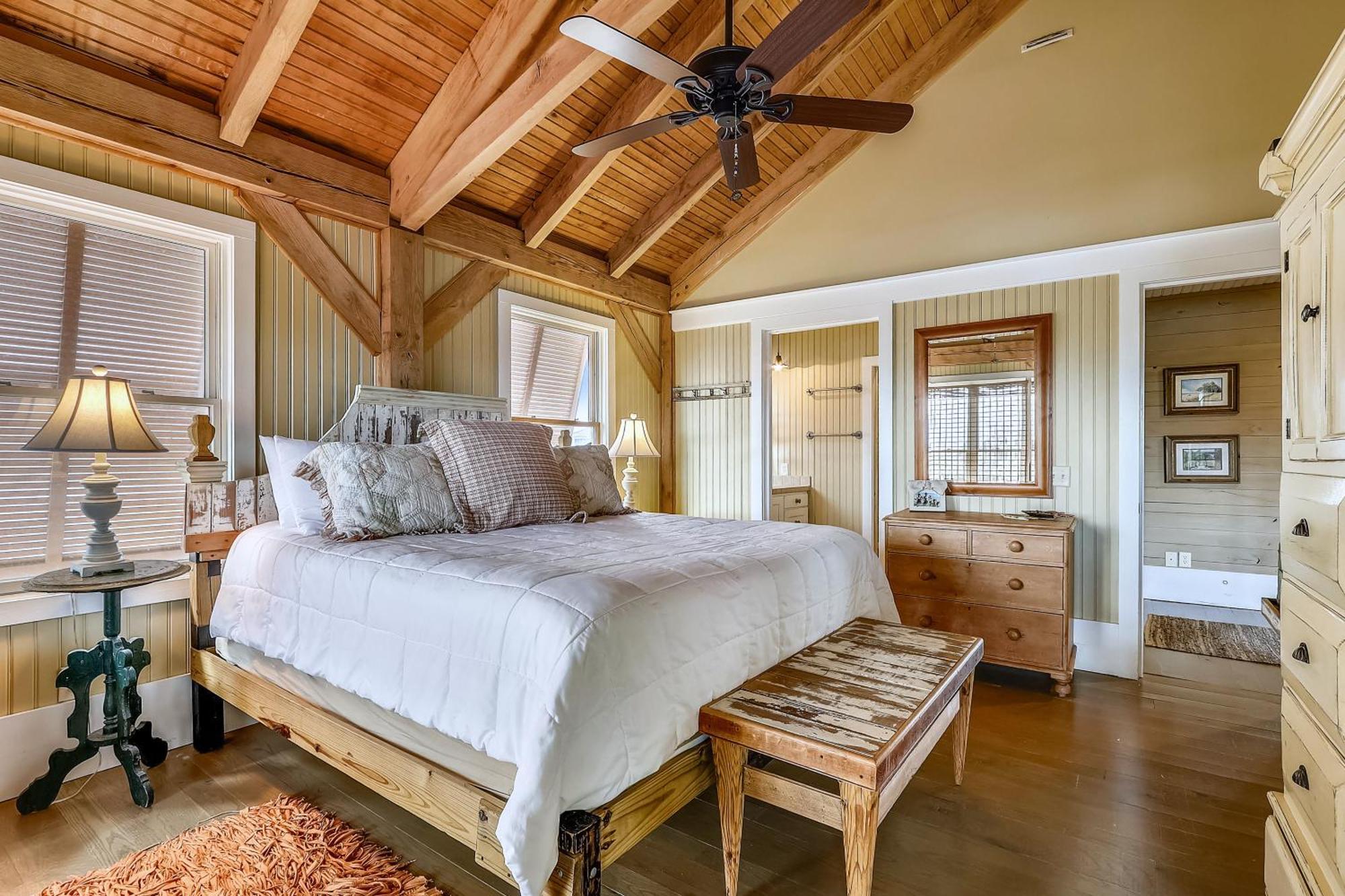 Sugar Shack- By Isle Apartment Destin