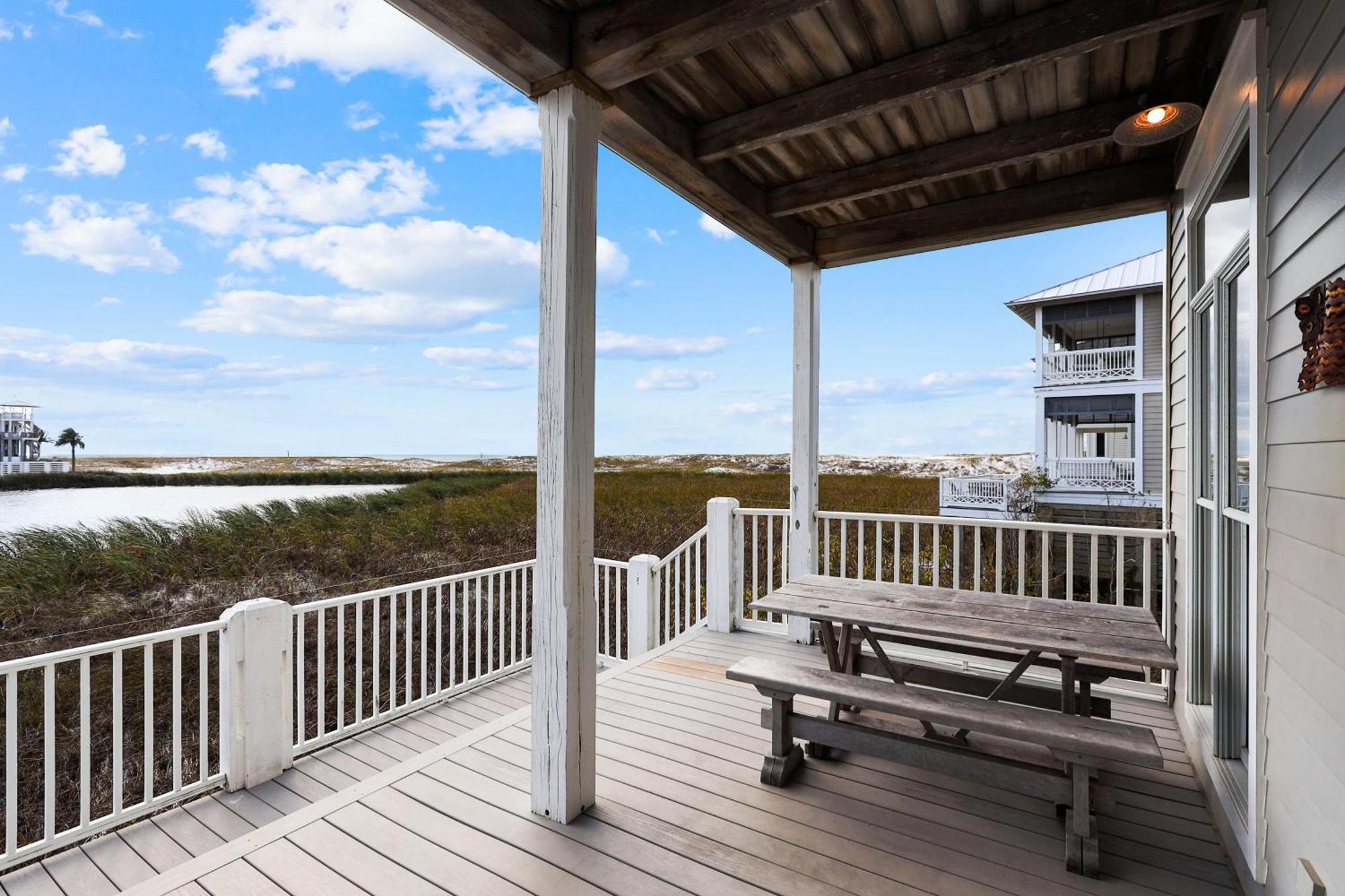 Sugar Shack- By Isle Apartment