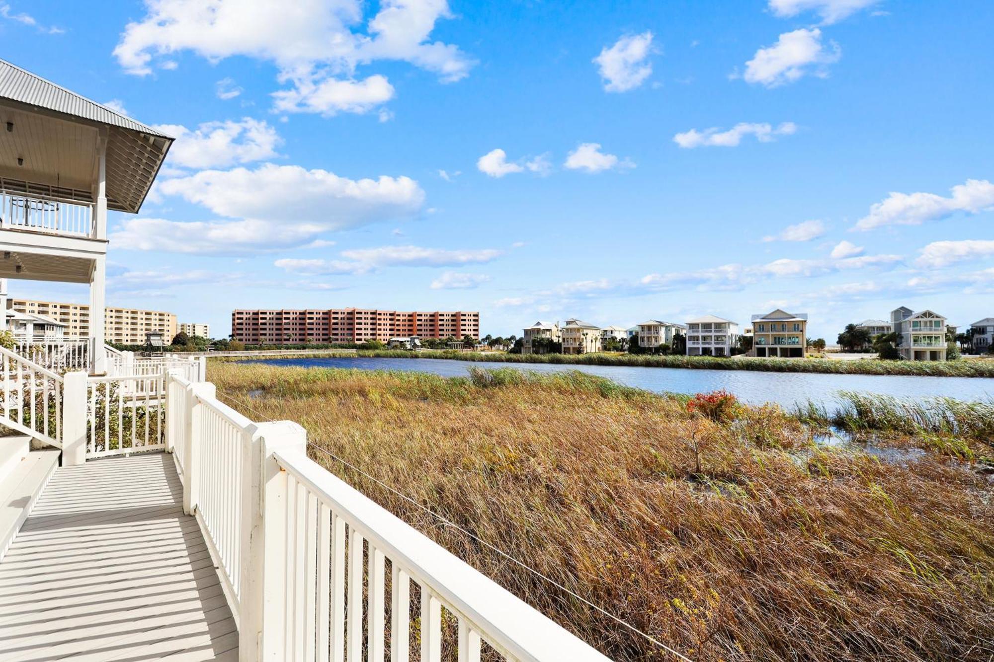 Sugar Shack- By Isle Apartment Destin