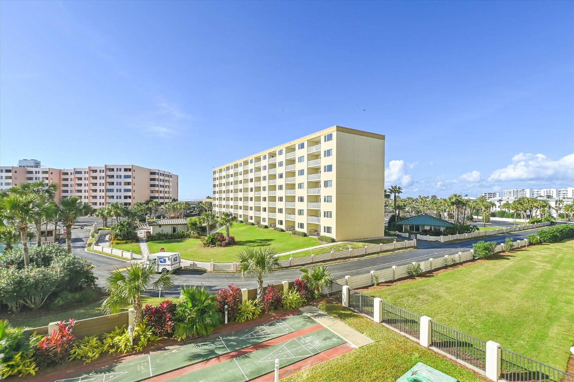 Apartment Inlet Reef 210- By Isle *