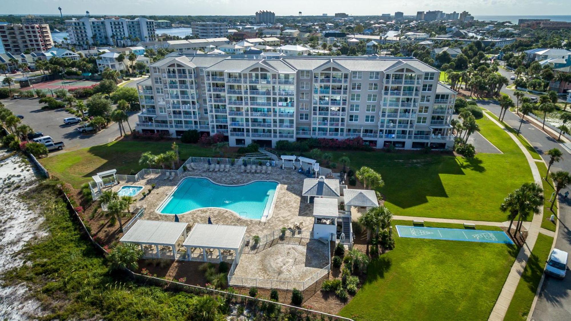 Magnolia House 305- By Isle Apartment