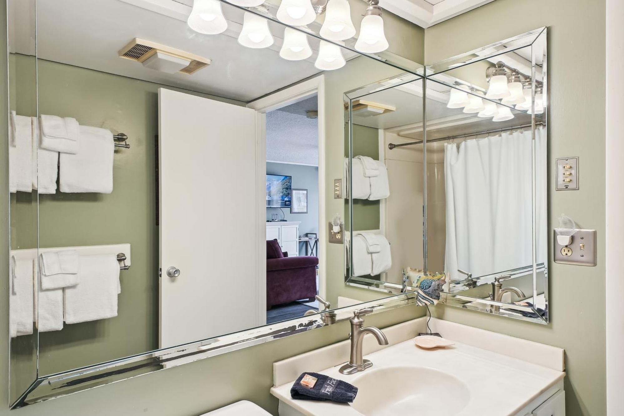 Apartment Sandpiper Cove 1053- By Isle Destin