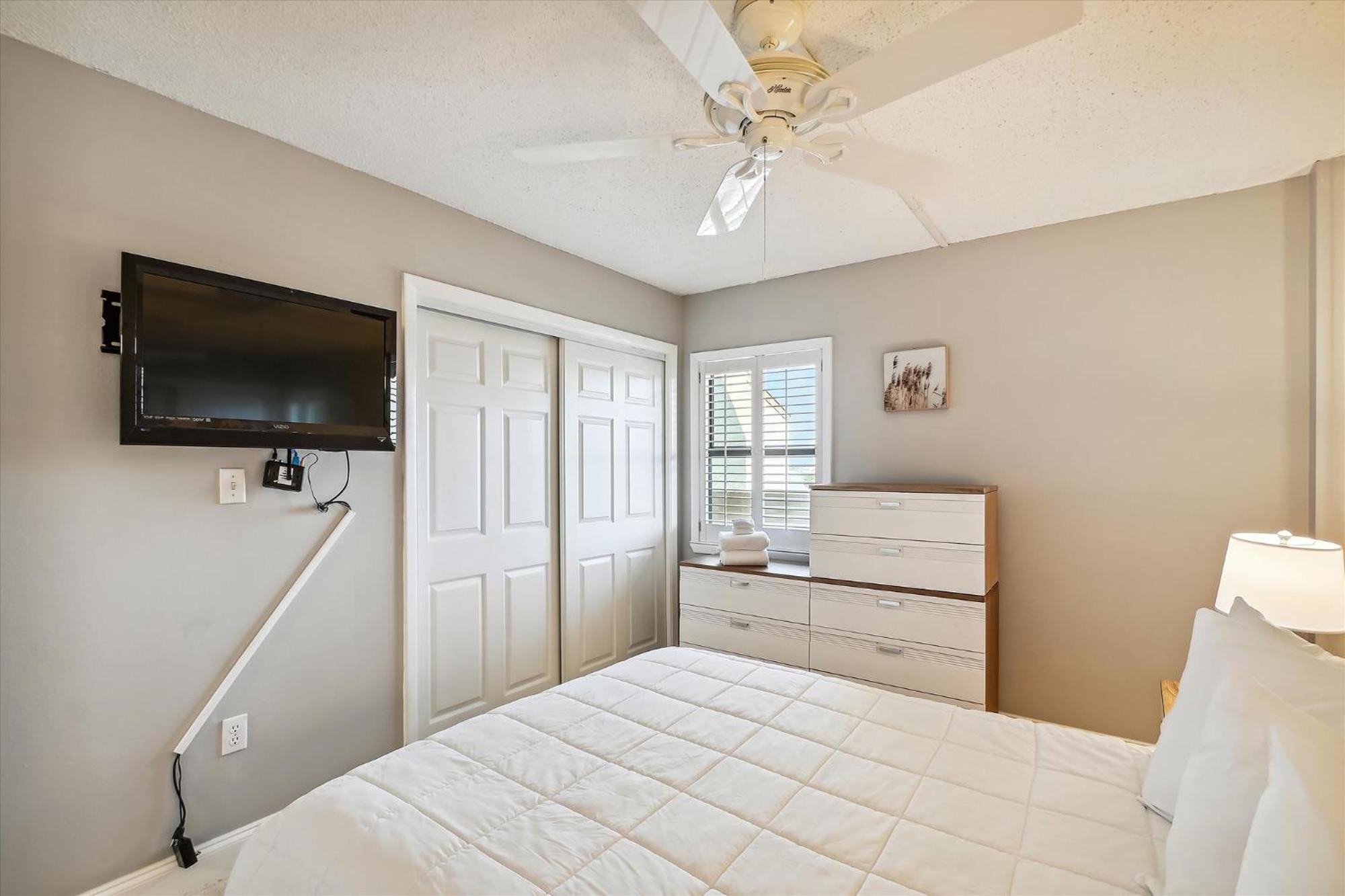 Inlet Reef 618- By Isle Apartment