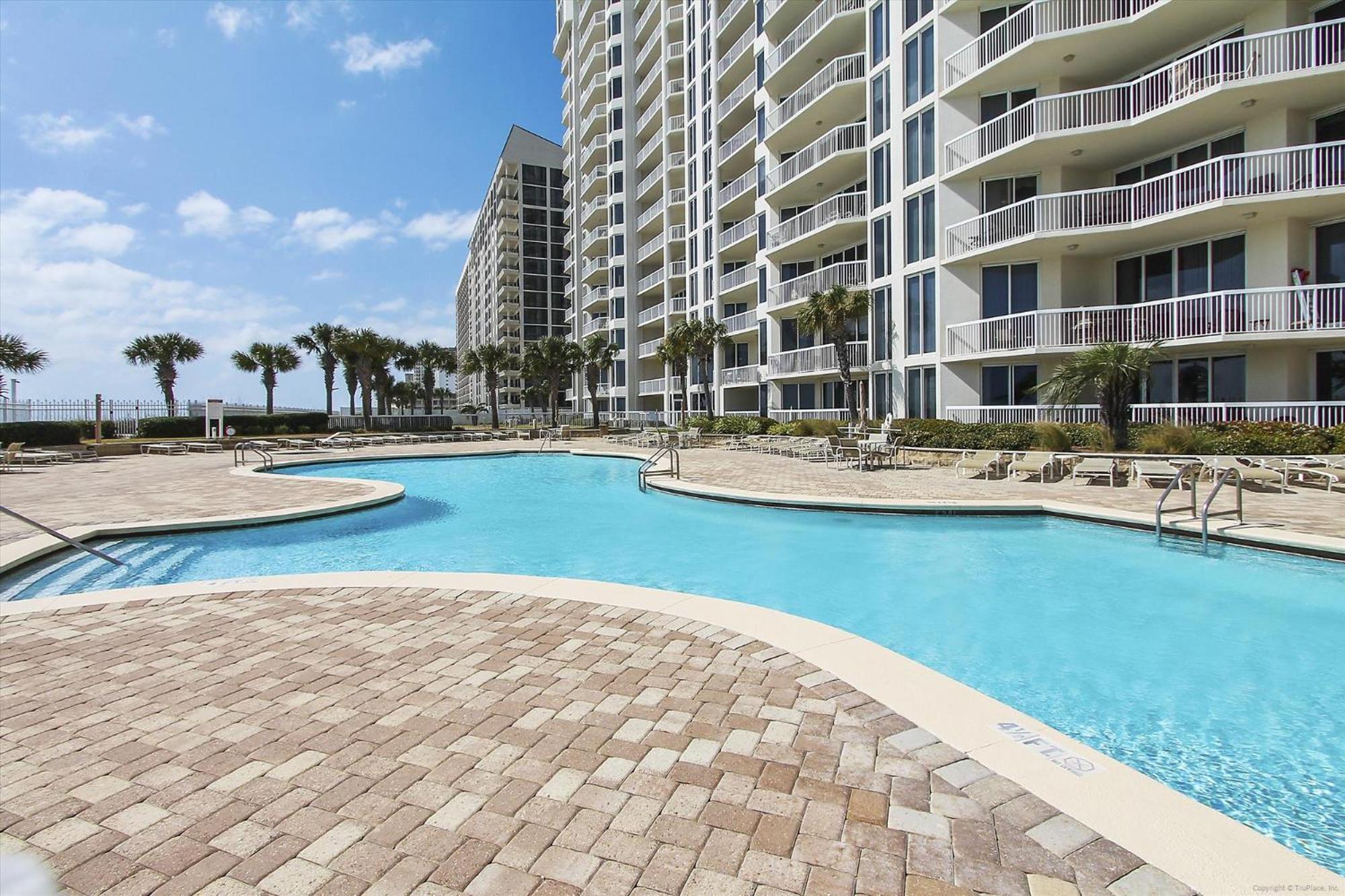 Silver 1702e- By Isle Apartment *