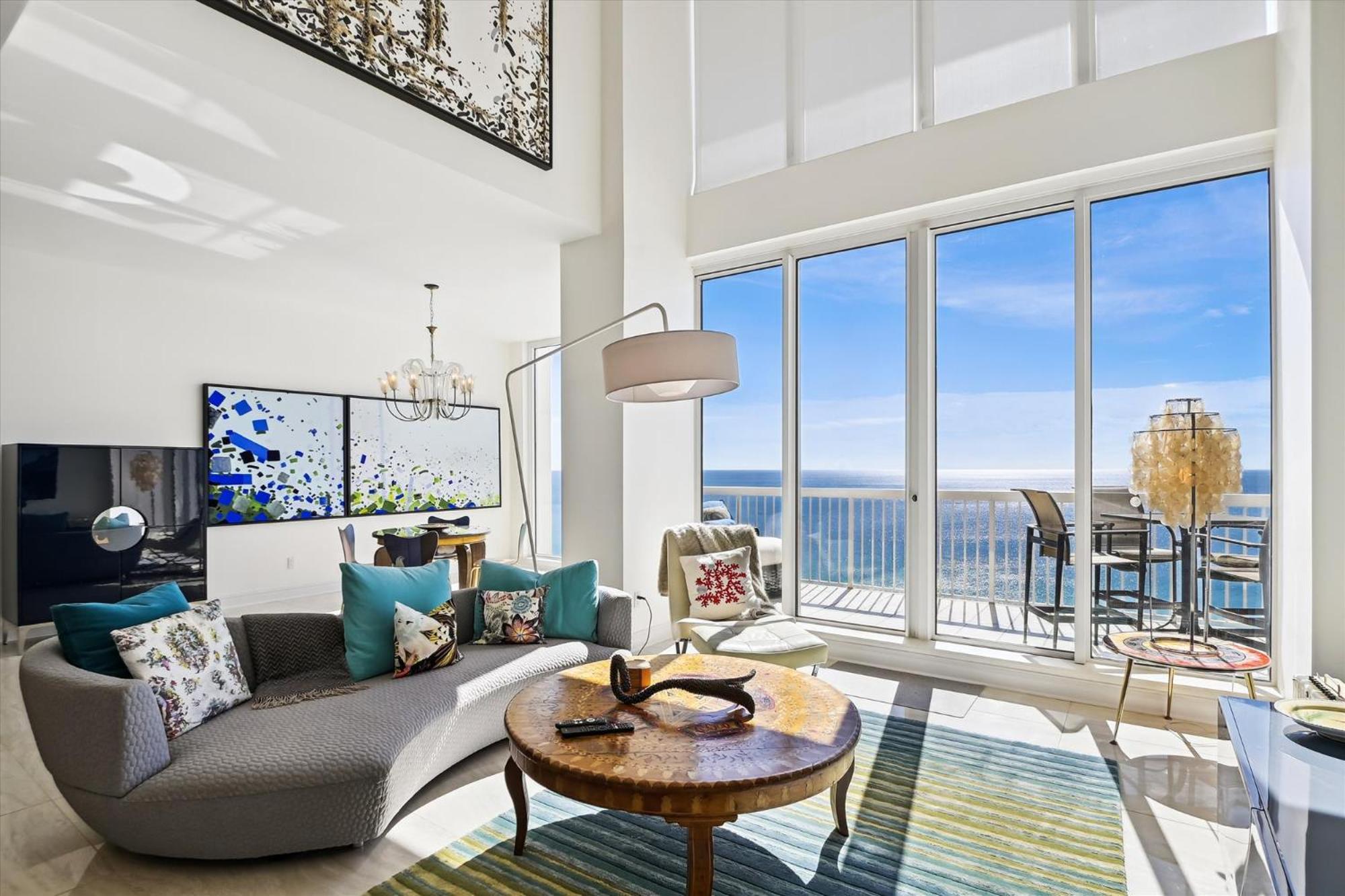 Silver 1702e- By Isle Apartment