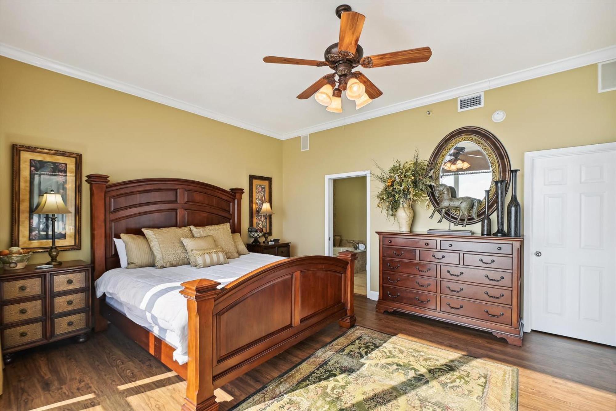 Apartment Oceania 902- By Isle