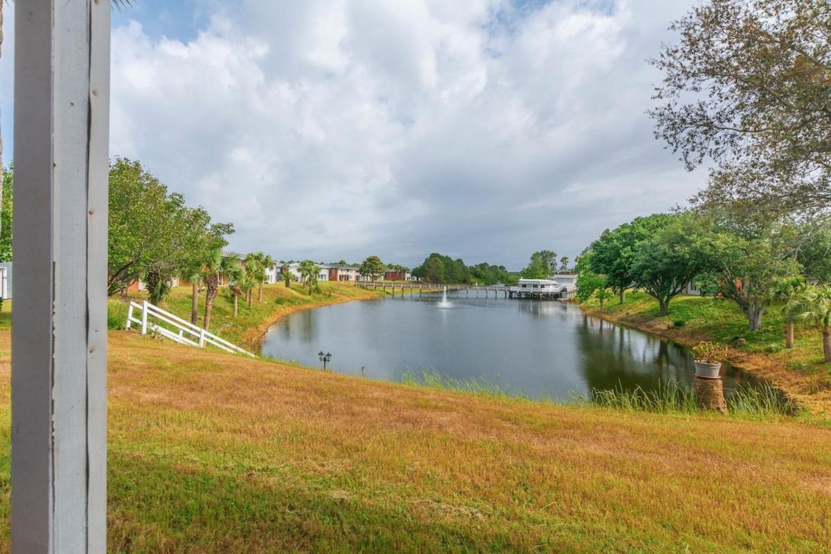 Hook Line Double Sinker View 3 Comm Pools