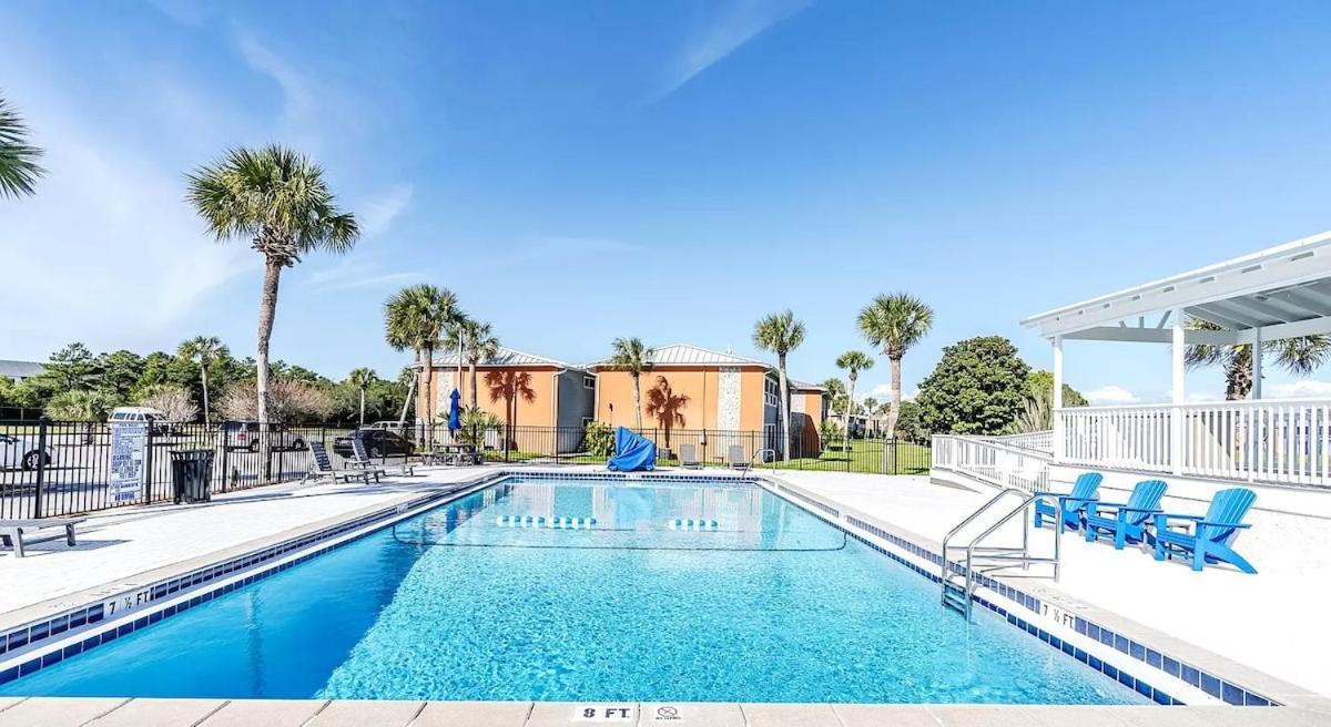 Hook Line Double Sinker View 3 Comm Pools Holiday home *
