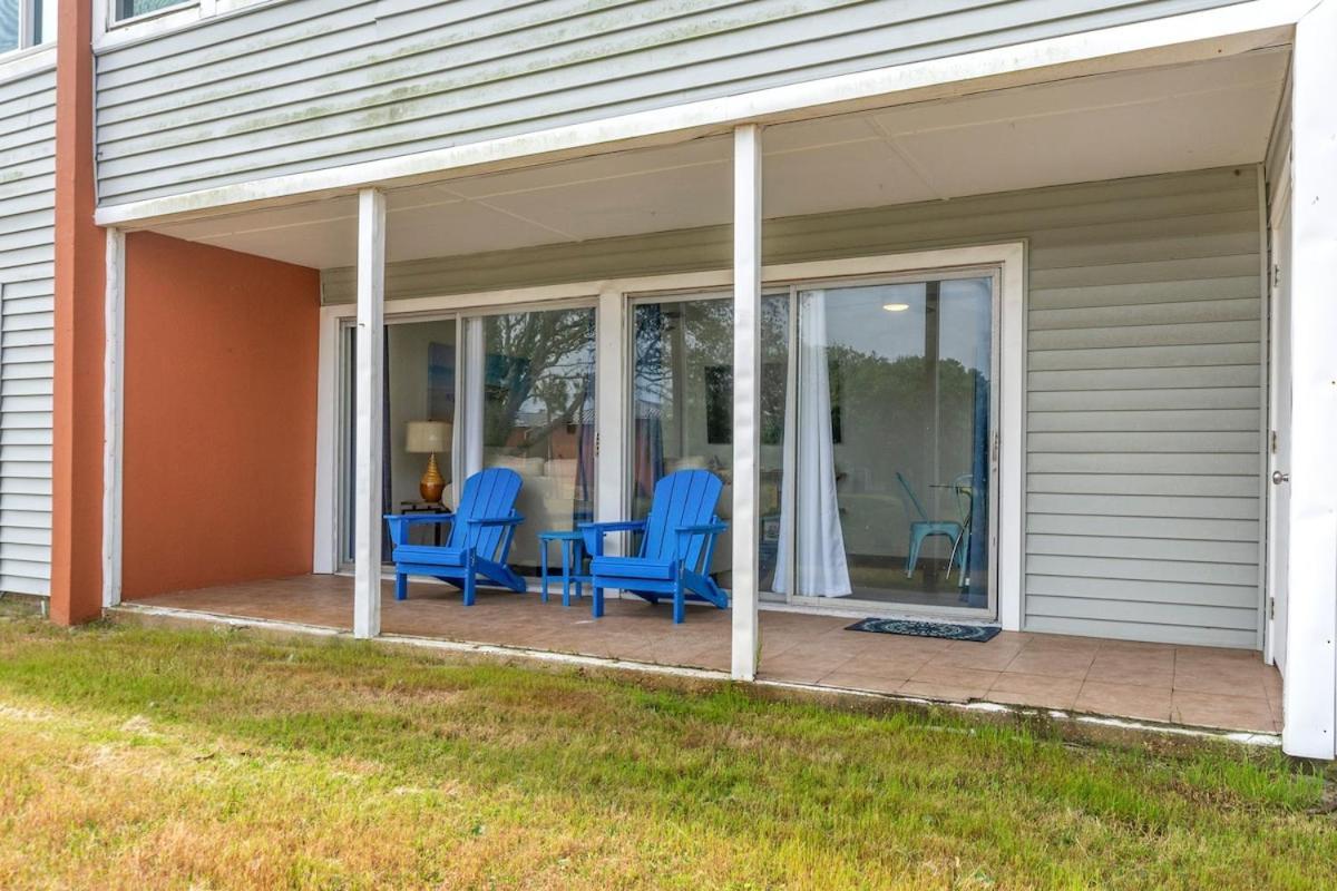 Holiday home Hook Line Double Sinker View 3 Comm Pools