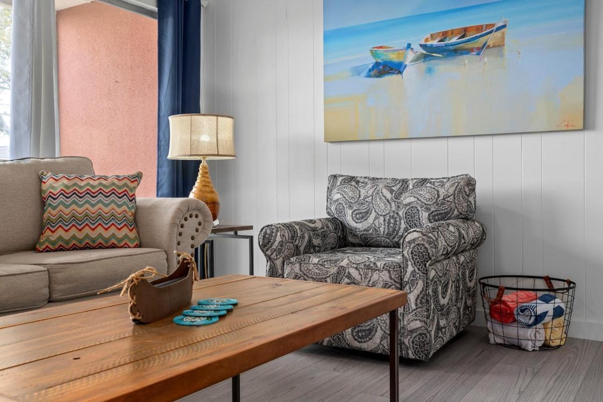 Hook Line Double Sinker View 3 Comm Pools * Destin