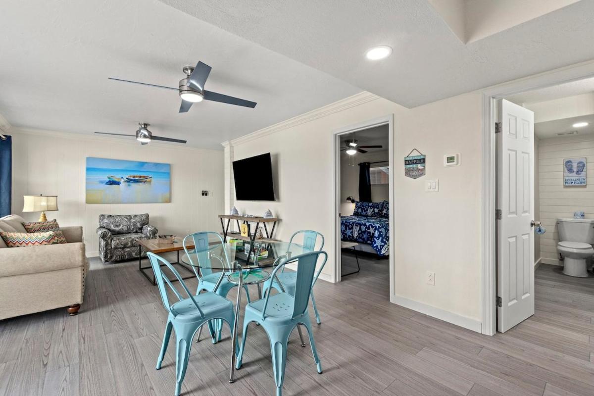 Holiday home Hook Line Double Sinker View 3 Comm Pools