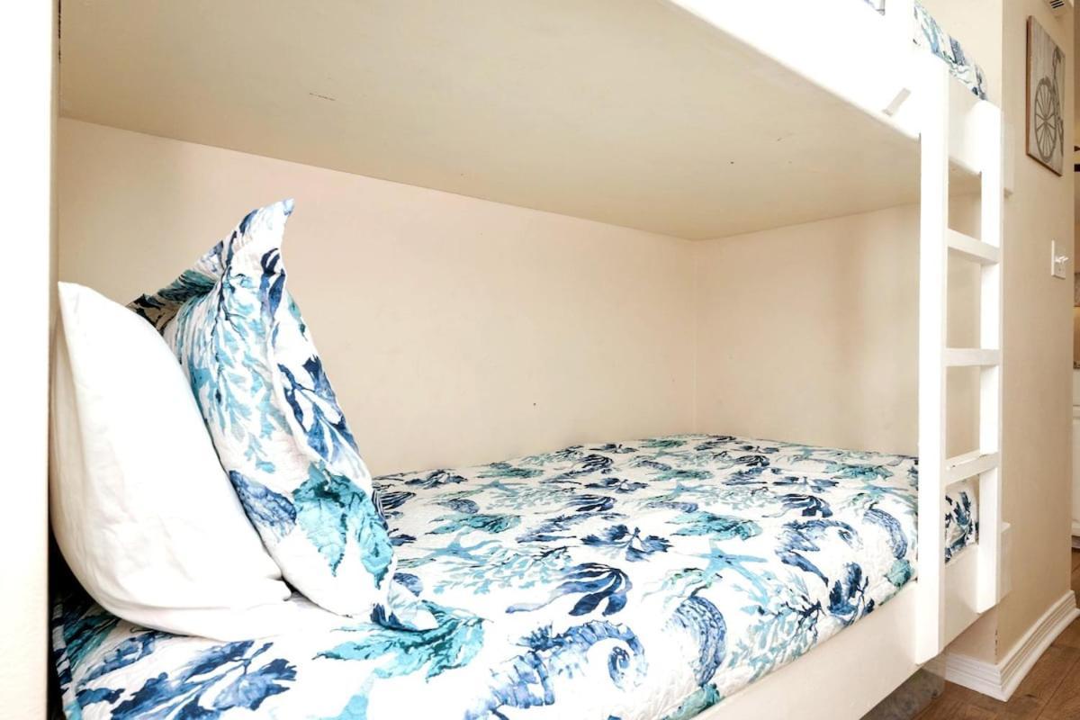 Shelly Sands Heatedpool & Hottub Private Holiday home *