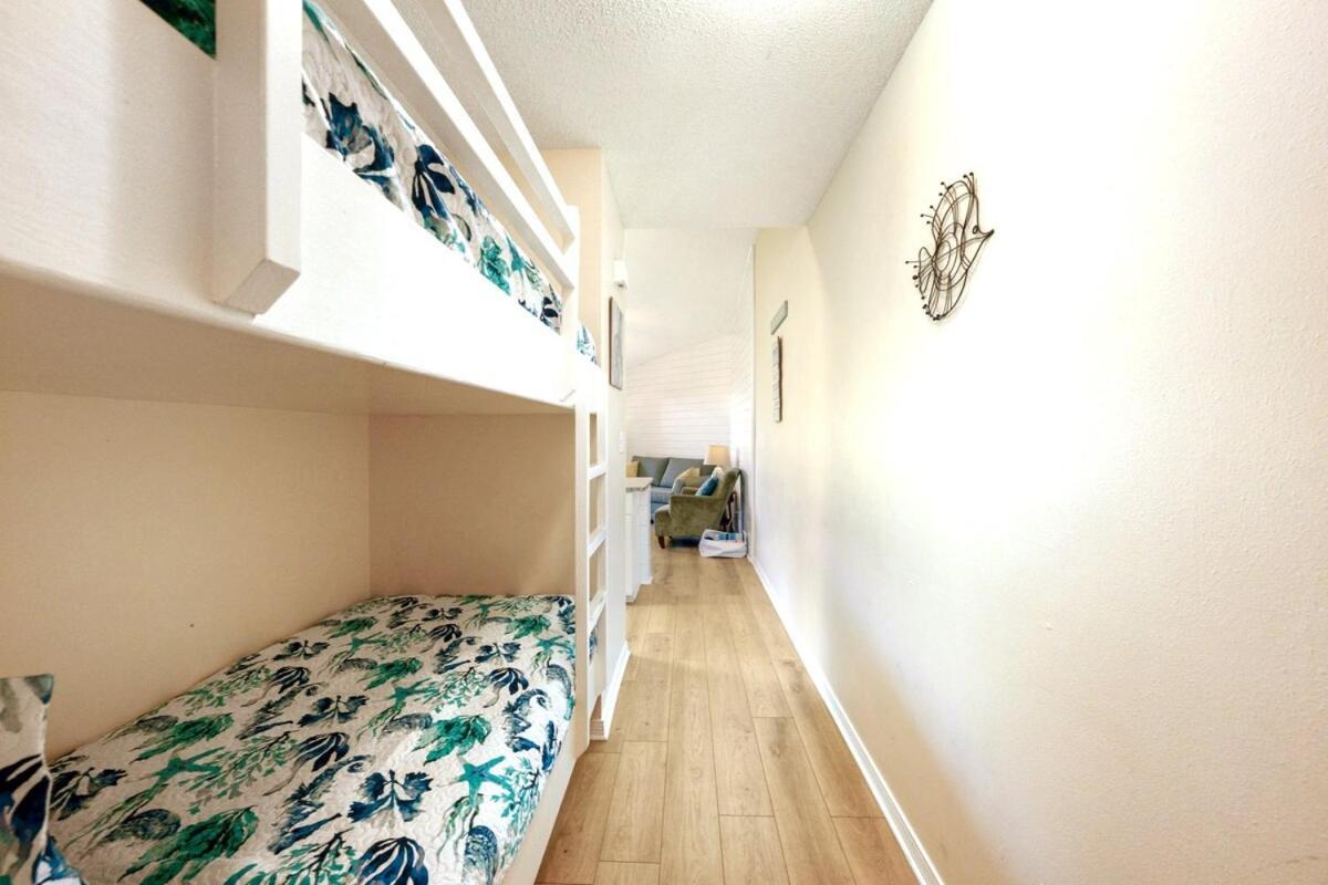 Shelly Sands Heatedpool & Hottub Private Holiday home *
