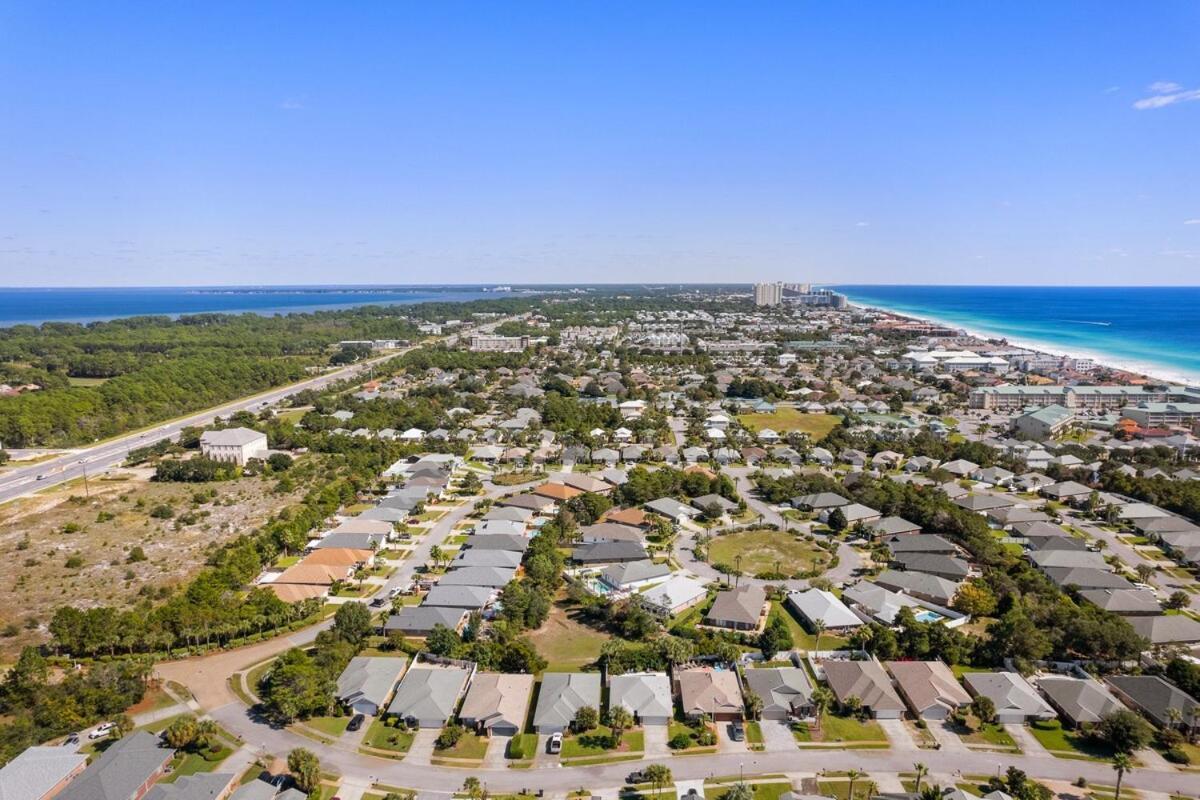 Barefoot Escape Golf Cart Deals Gated Access Holiday home Destin
