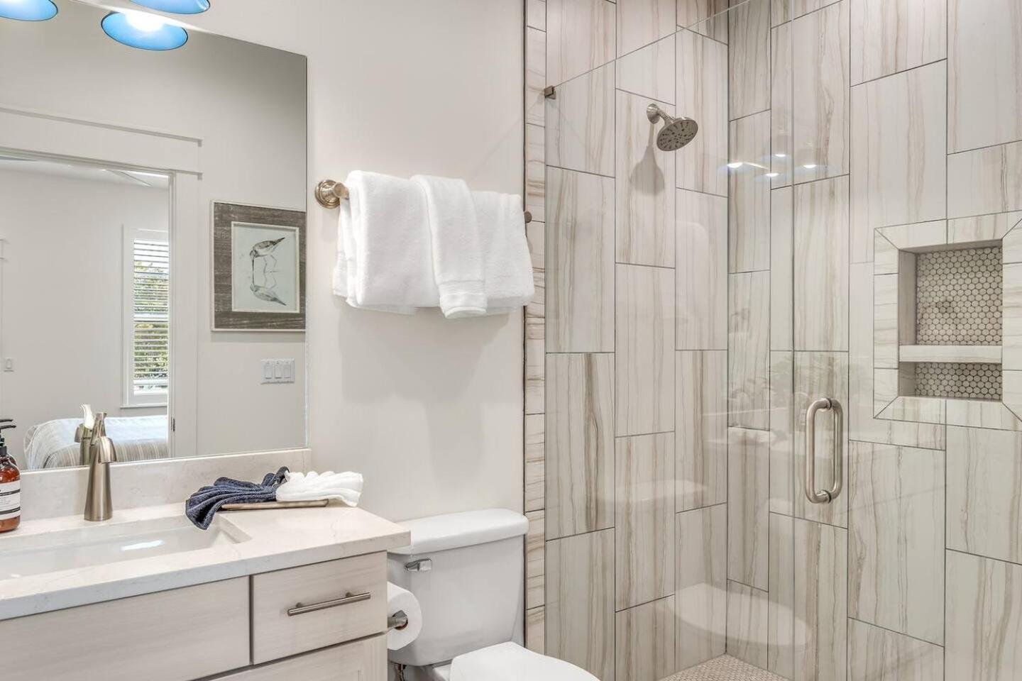 Luxury 8br House With Pool, Spa, Golf Putting Holiday home Destin