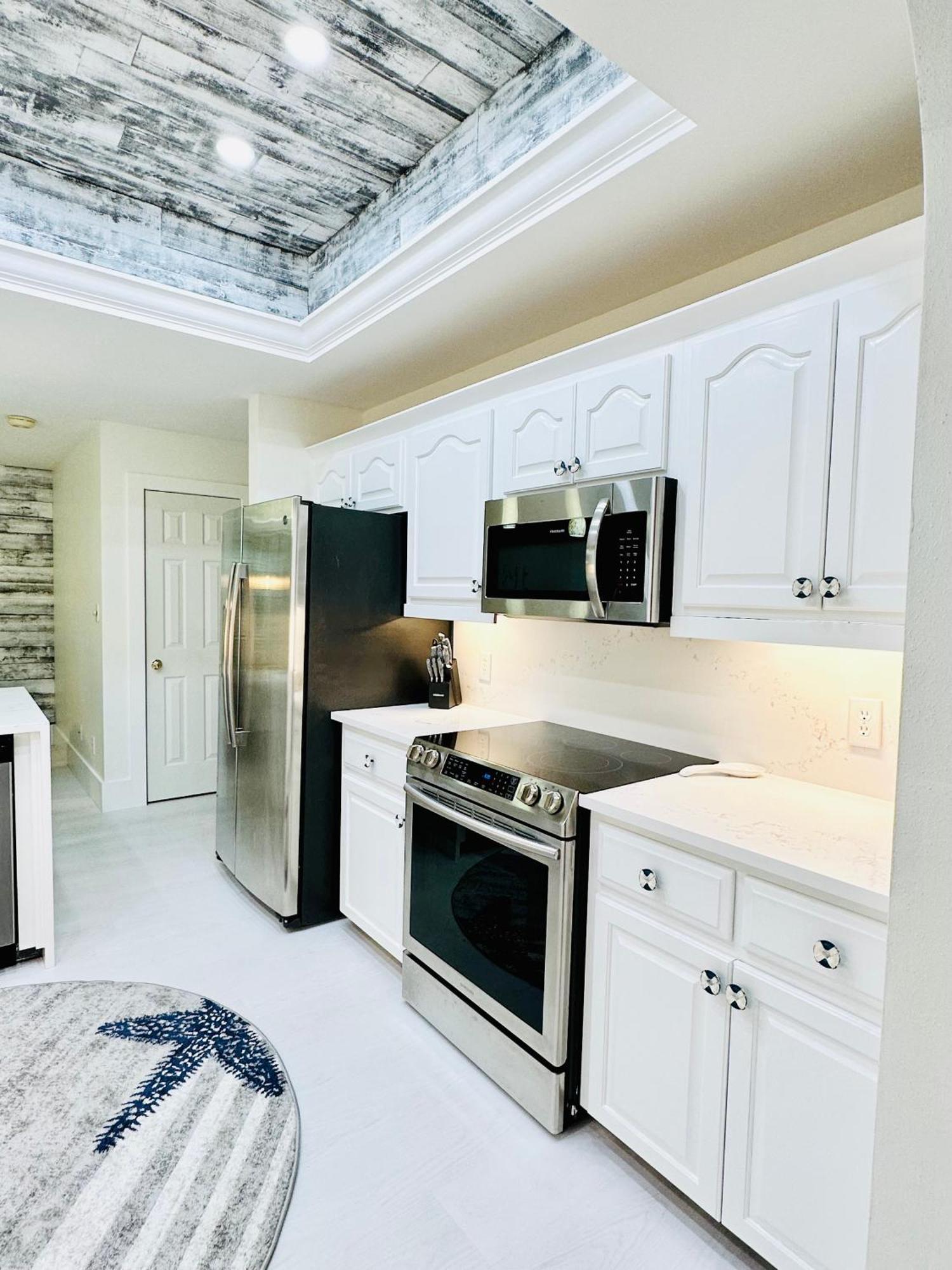 Ratiu House White Miramar *