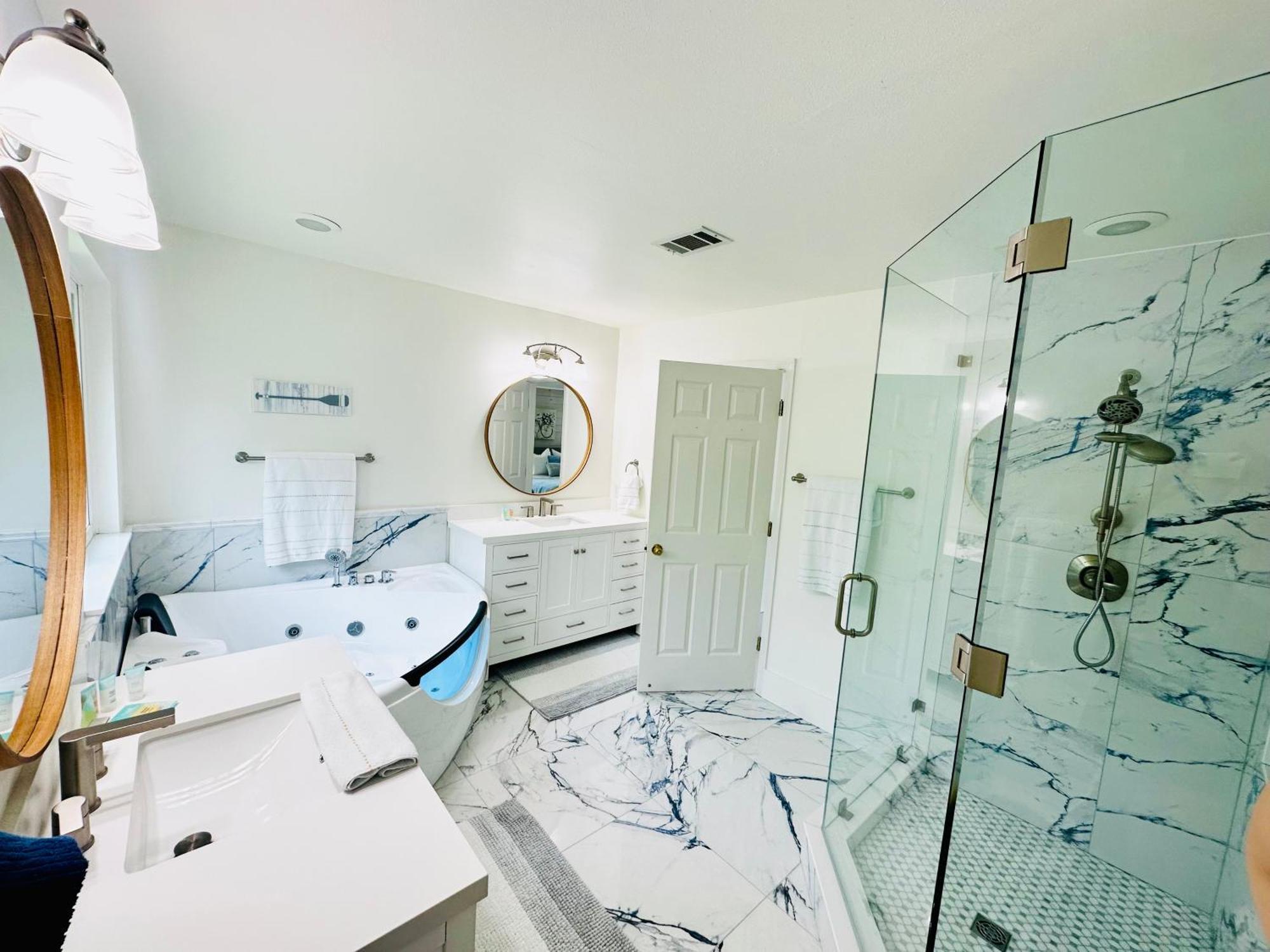 Ratiu House White Miramar Holiday home