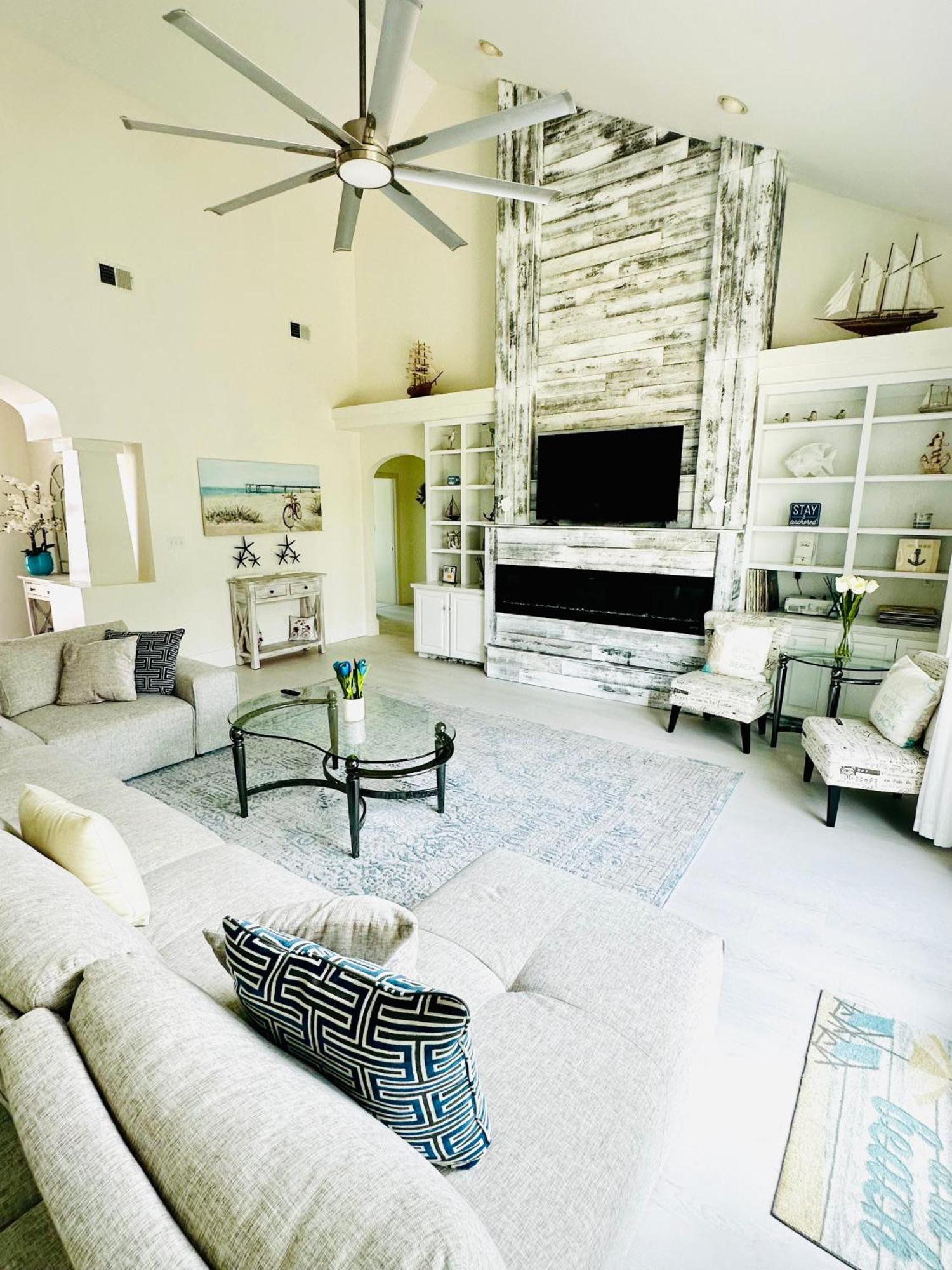 Holiday home Ratiu House White Miramar *
