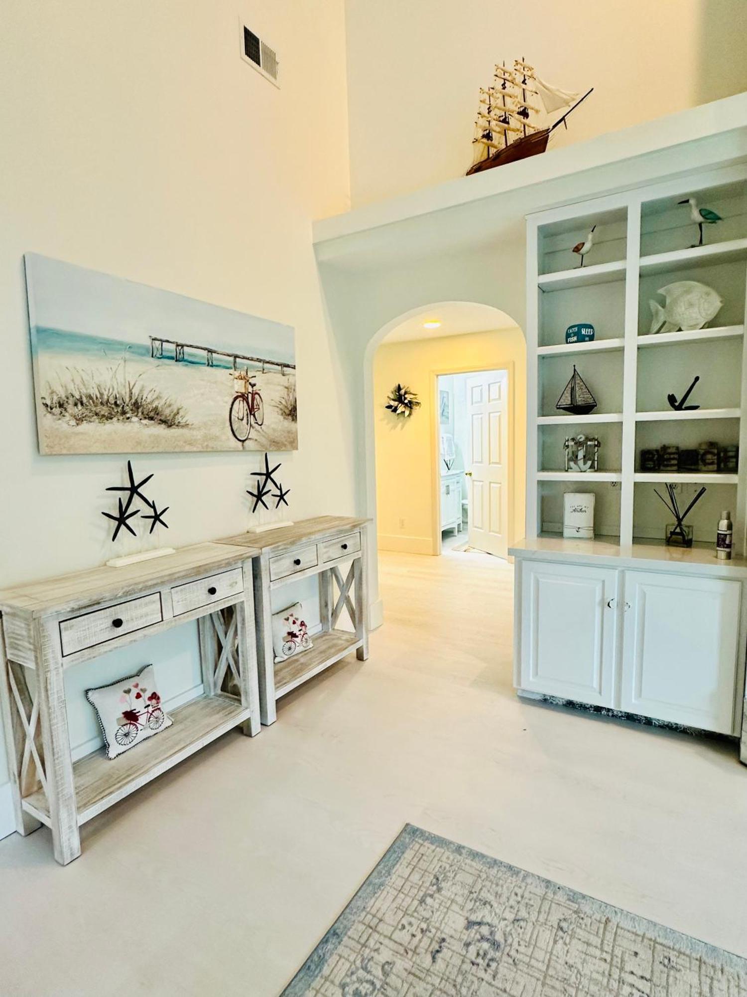 Holiday home Ratiu House White Miramar