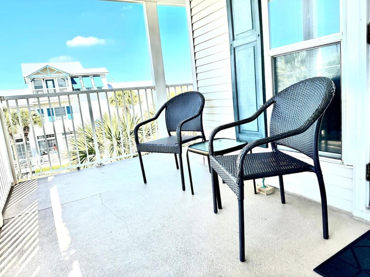 Corner Of Paradise View Pool Holiday home
